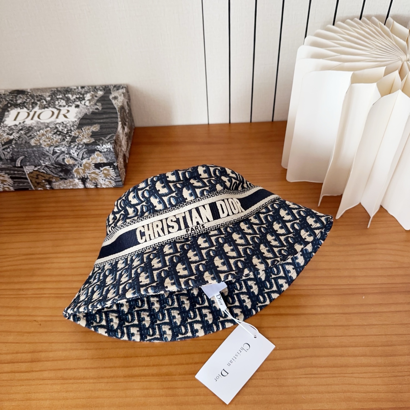 디올(DIOR) 버킷햇 모자