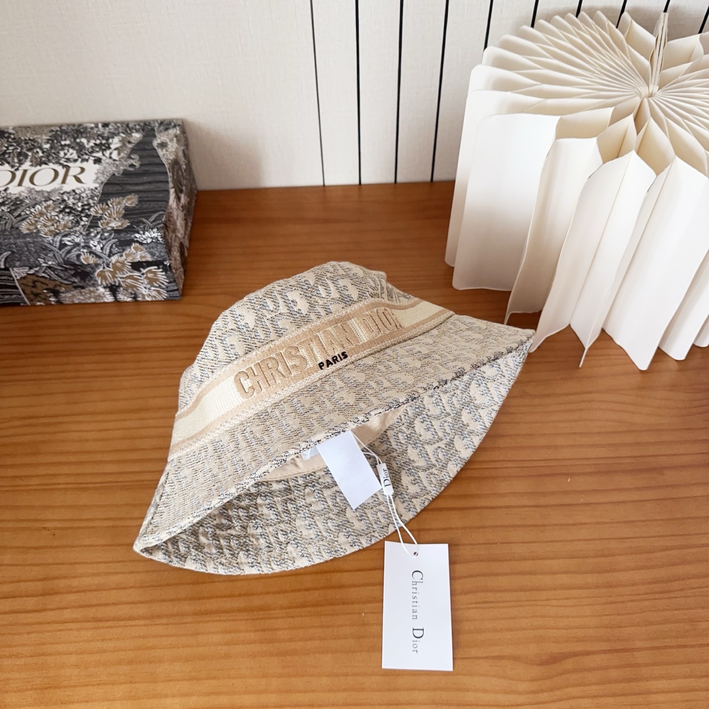디올(DIOR) 버킷햇 모자