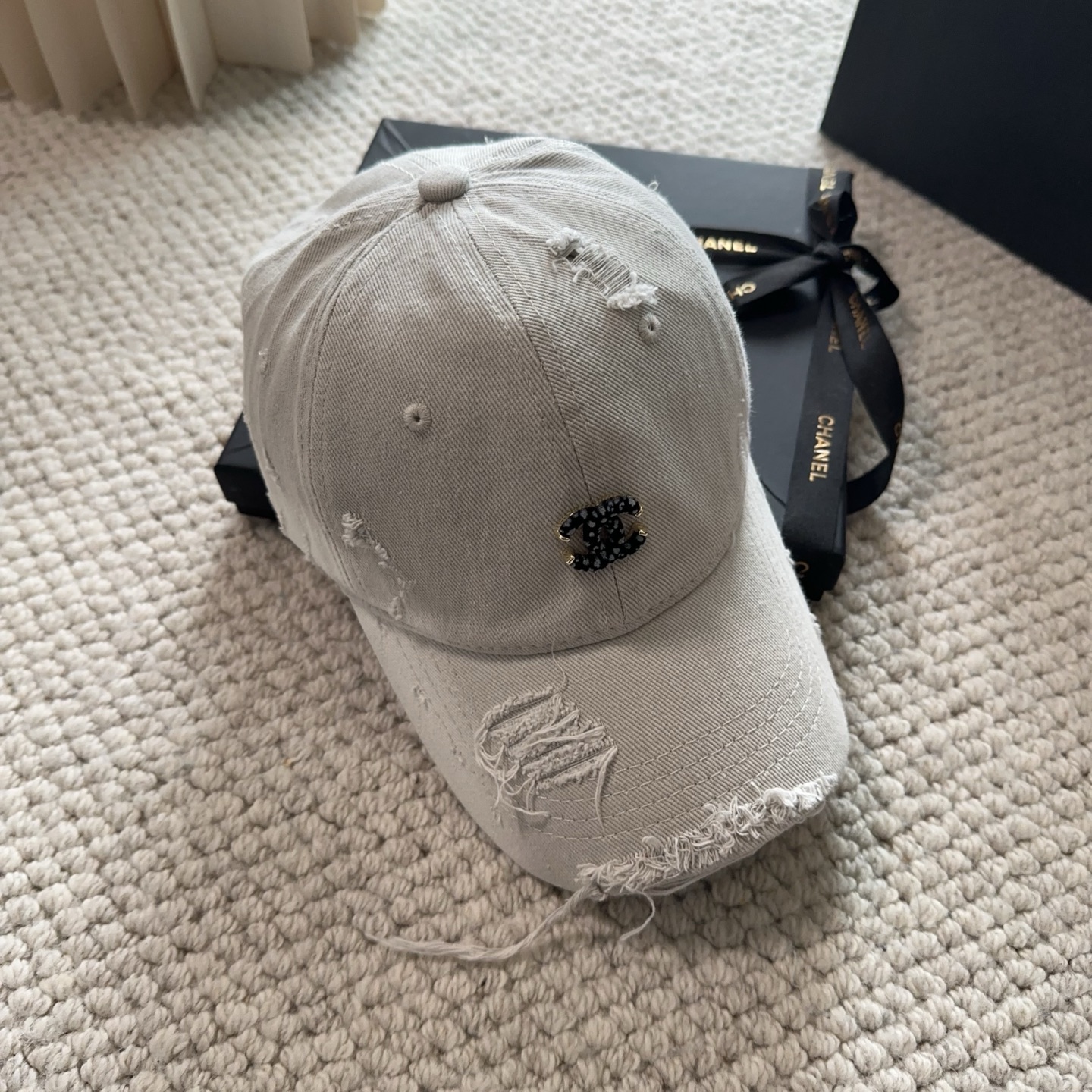 샤넬(CHANEL)로고 볼캡 모자