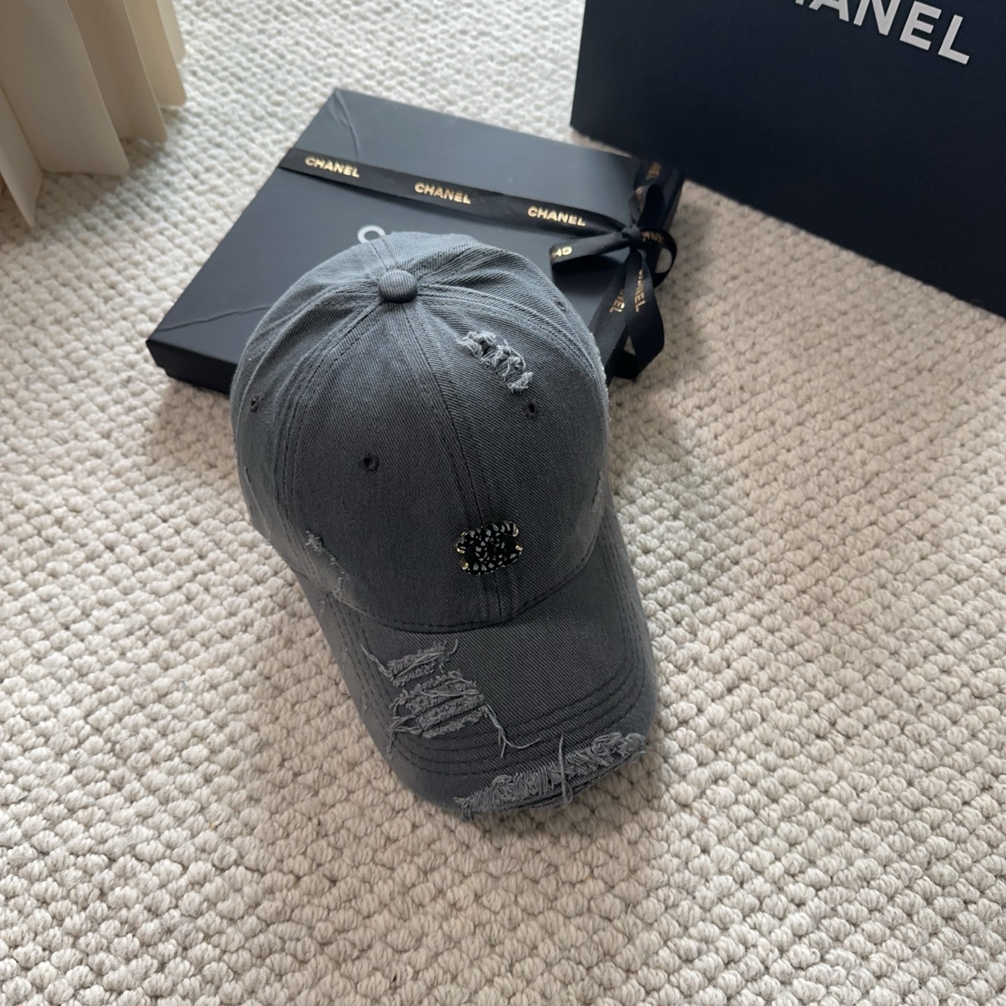 샤넬(CHANEL)로고 볼캡 모자