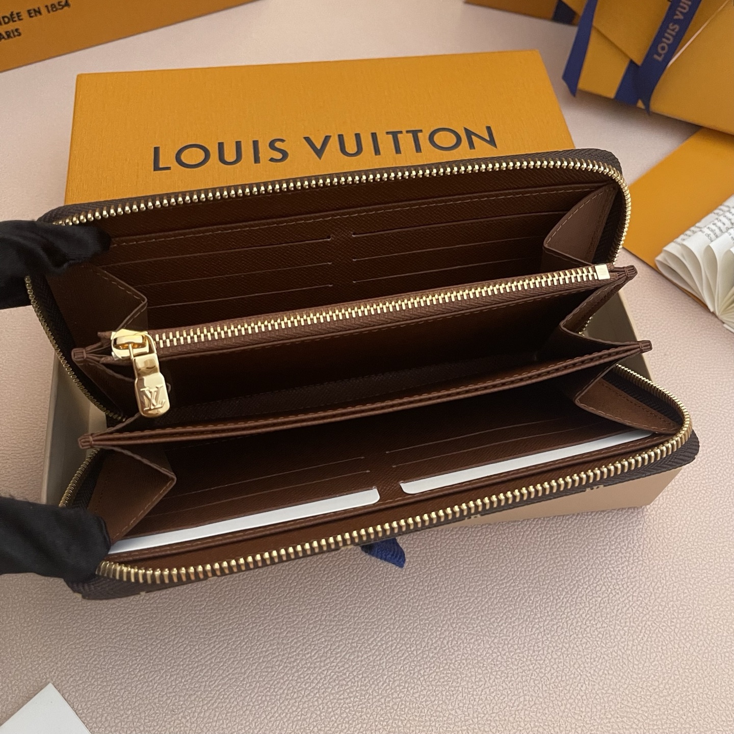 루이비통(LV) 지피 월릿(Zippy Wallet) 장지갑