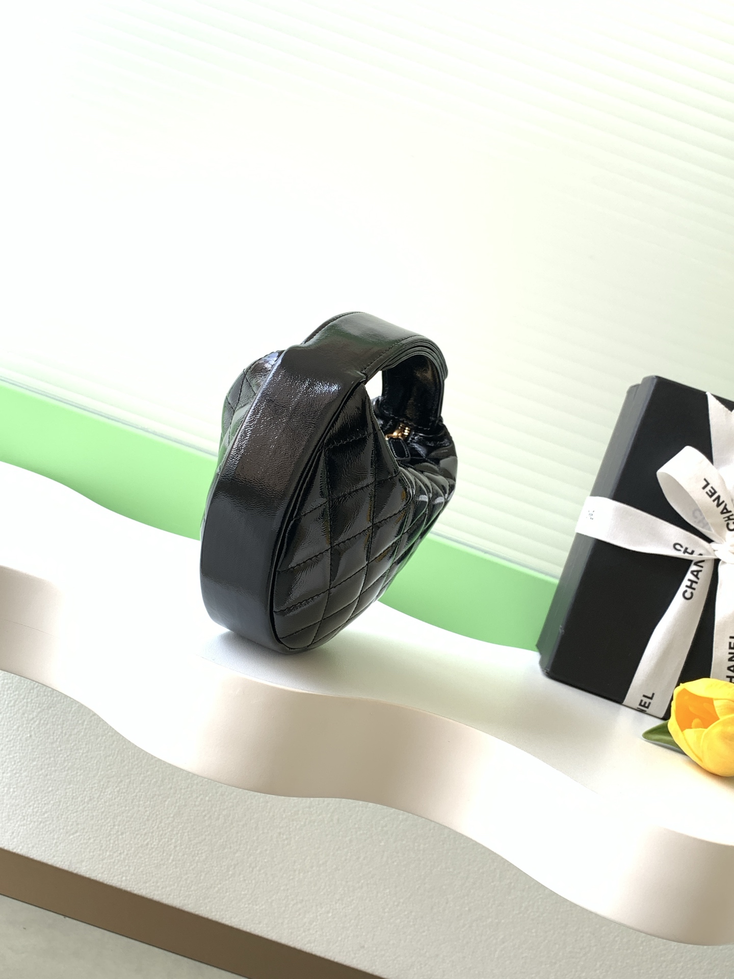 샤넬(Chanel) 26C 뉴 훌라후프 탑 핸들백 (AP4976) 가방