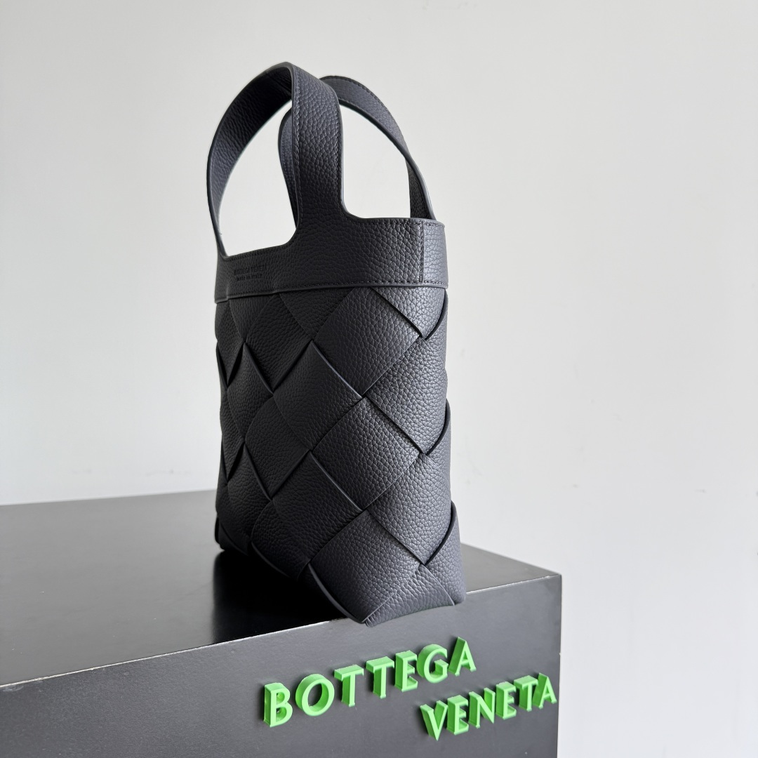 보테가 베네타(Bottega Veneta) 디아고(Diago) 인트레치아토  위빙 숄더백 크로스백 가방 다크 네이비