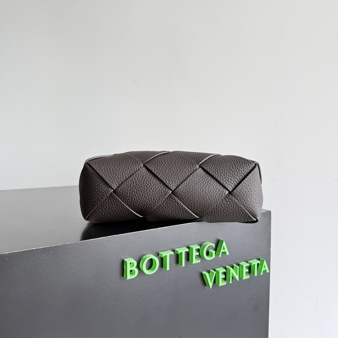 보테가 베네타(Bottega Veneta) 디아고(Diago) 인트레치아토  위빙 숄더백 크로스백 가방 브라운