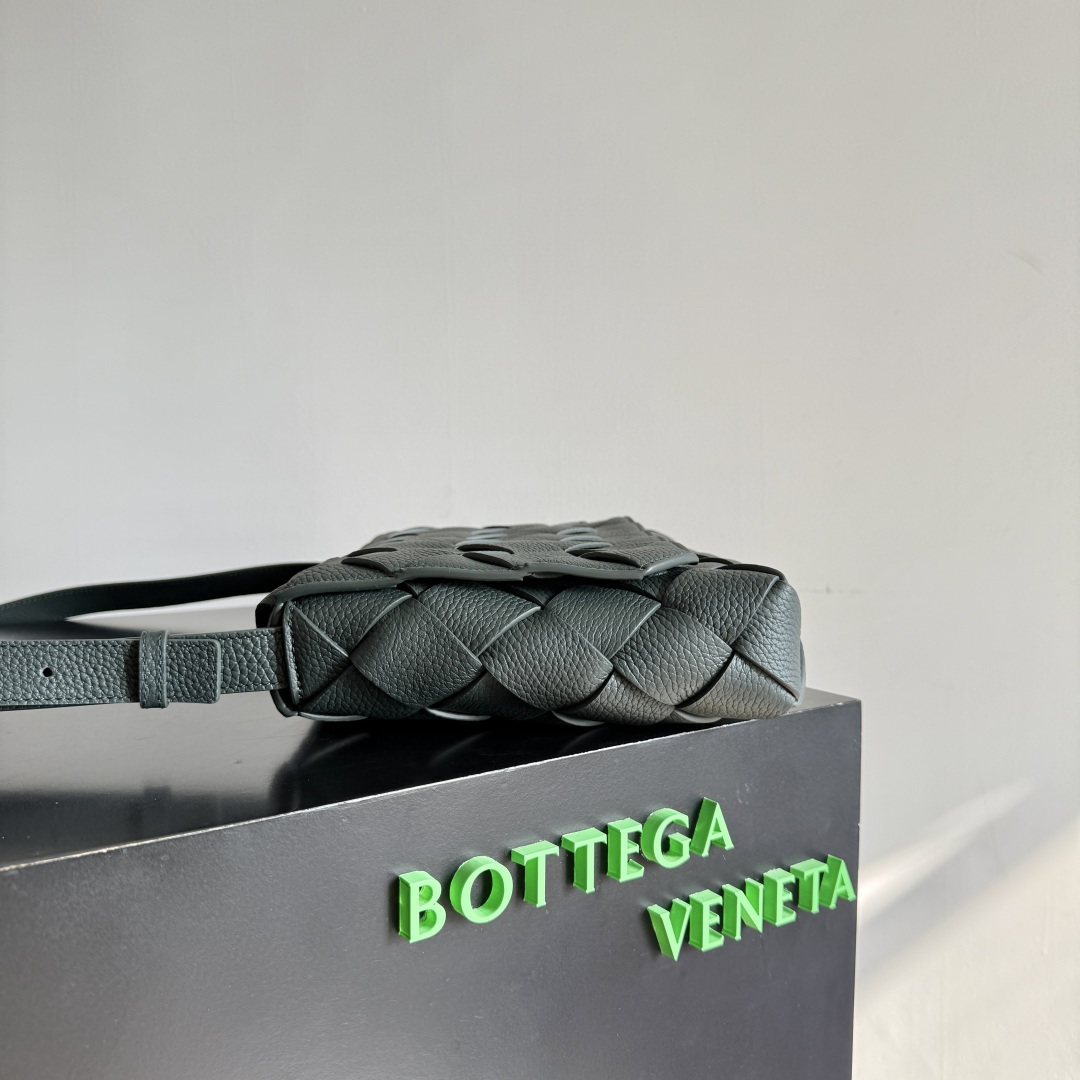 BOTTEGA VENETA BV 보테가 베네타 Diago 디아고 라지 (815796) 크로스백 가방 딥 그린