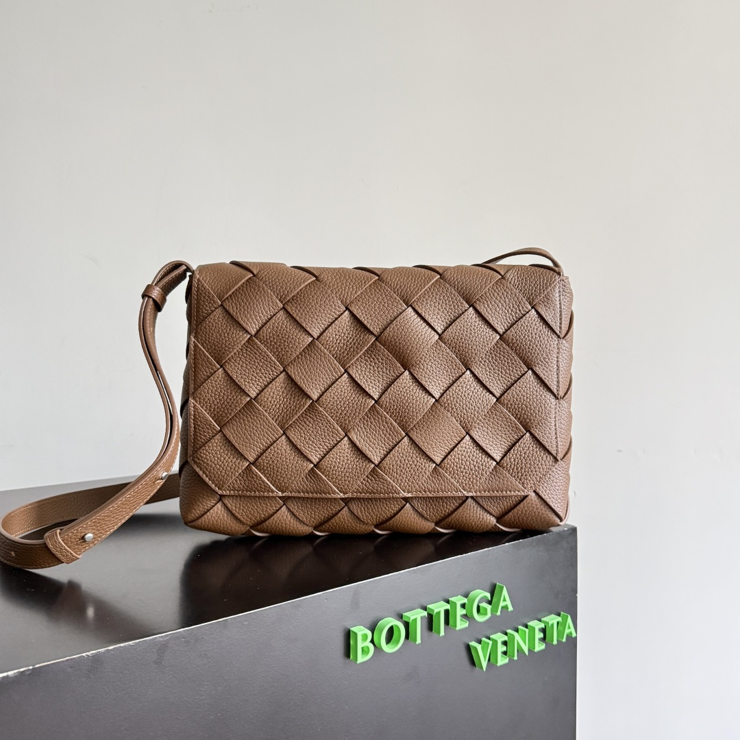 BOTTEGA VENETA BV 보테가 베네타 Diago 디아고 라지 (815796) 크로스백 가방 헤이즐넛 브라운