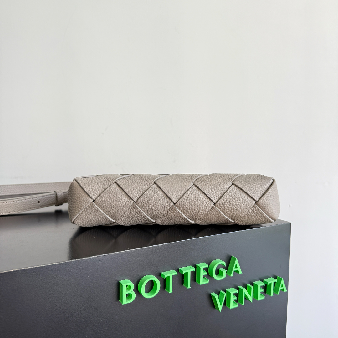 BOTTEGA VENETA BV 보테가 베네타 Diago 디아고 지퍼 크로스백 (837112) 가방