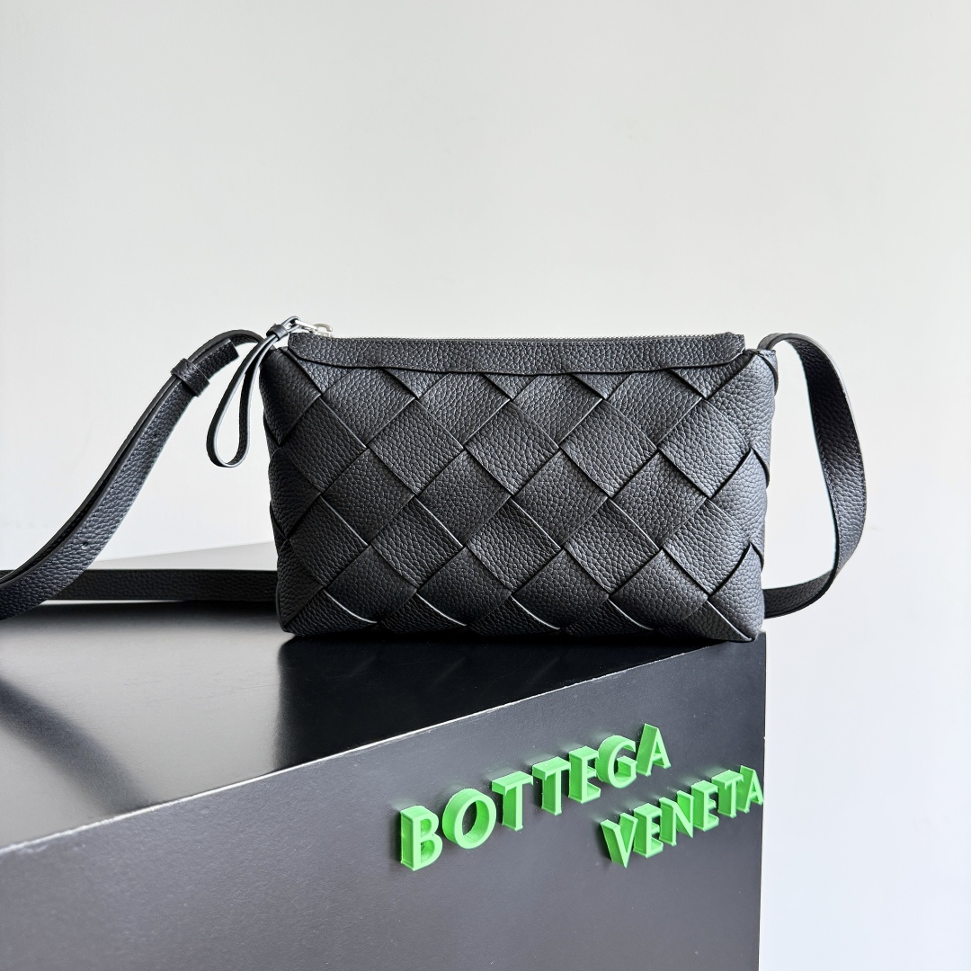 BOTTEGA VENETA BV 보테가 베네타 Diago 디아고 지퍼 크로스백 (837112) 가방 블랙