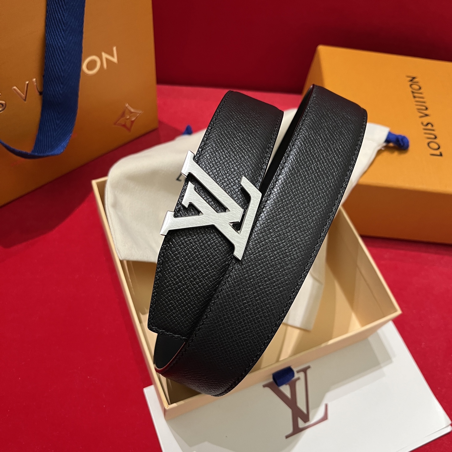 LV 루이비통 에피 십자무늬 남성 벨트