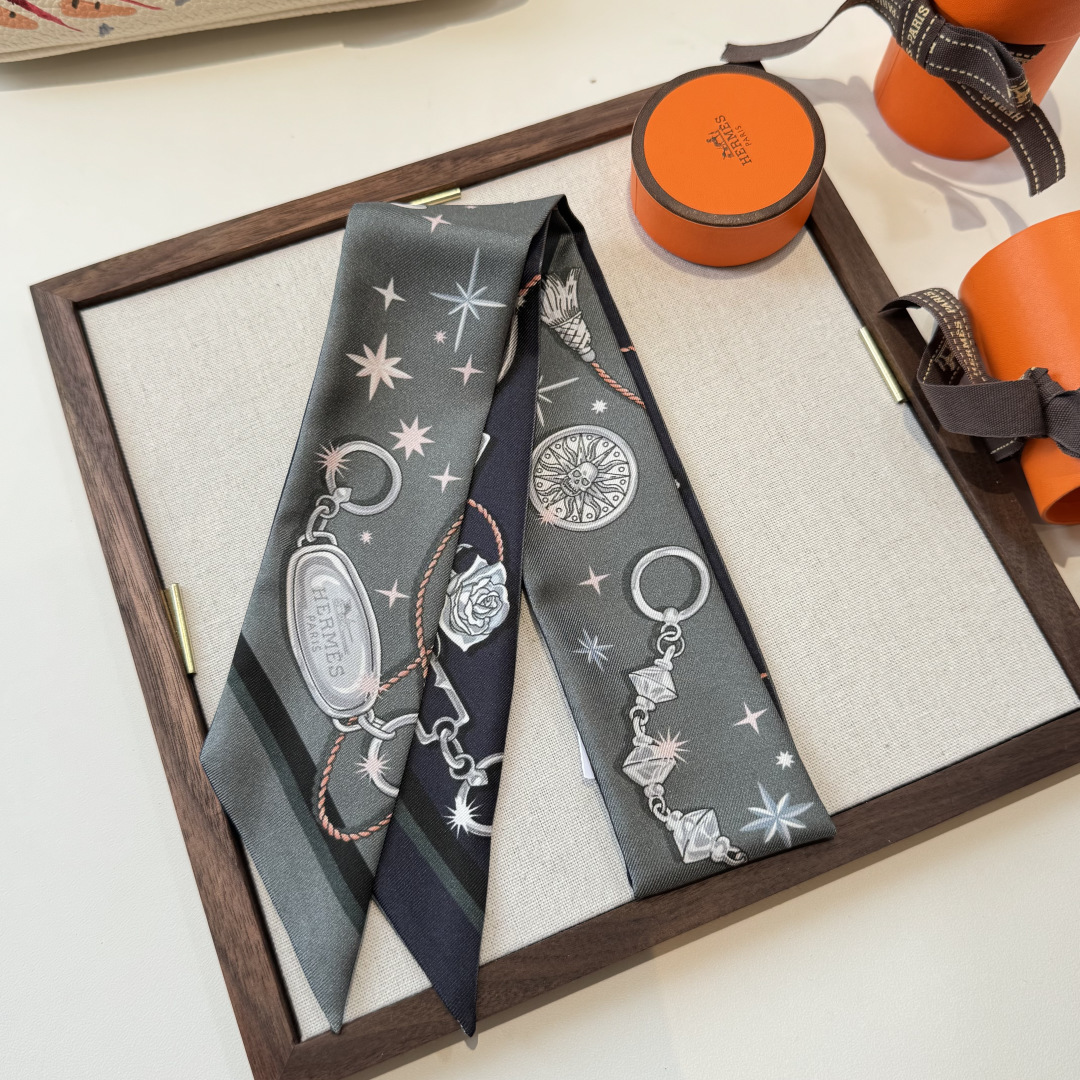 에르메스(HERMES) 트윌리 실크 목도리 스카프