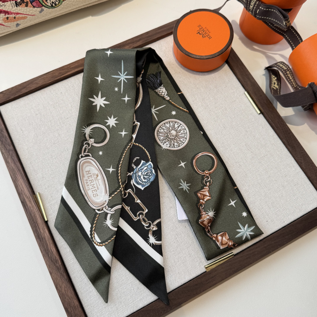 에르메스(HERMES) 트윌리 실크 목도리 스카프