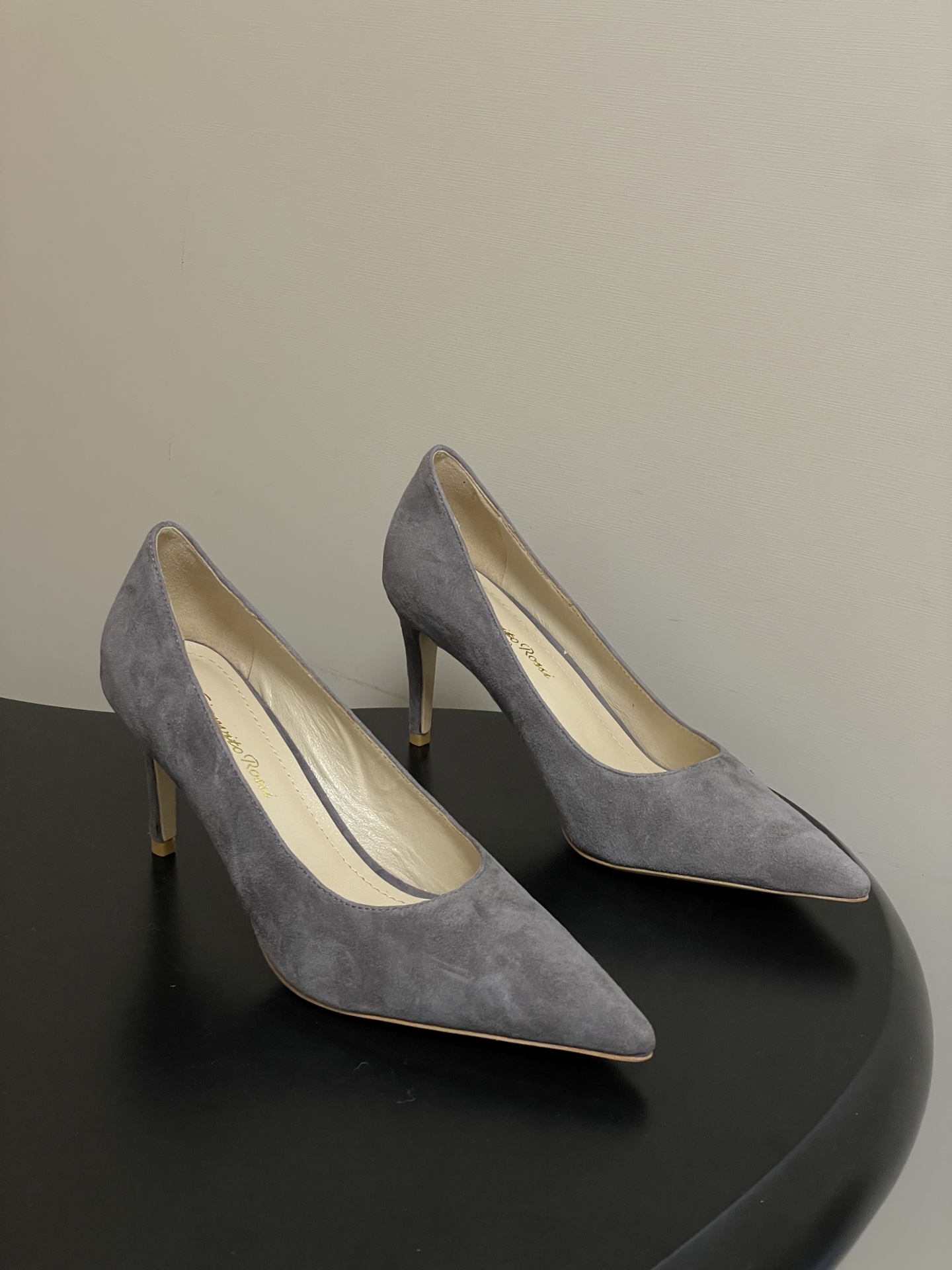 지안비토 로시(GIANVITO ROSSI) 포인티드 하이힐 신발