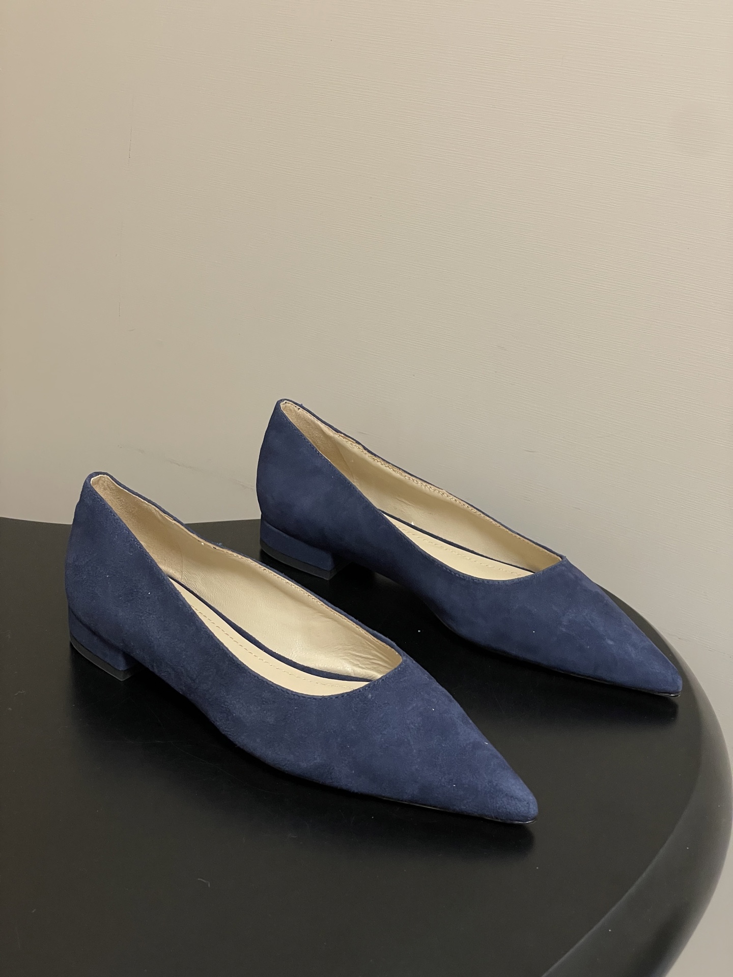 지안비토 로시(GIANVITO ROSSI) 포인티드 플랫슈즈 신발