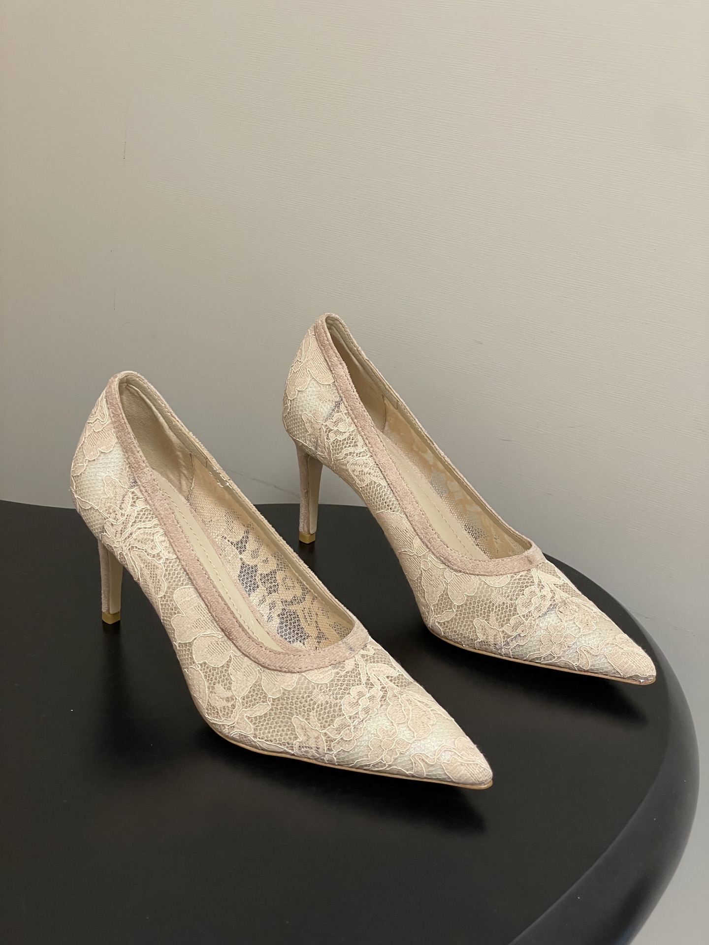 지안비토 로시(GIANVITO ROSSI) 메쉬 포인티드 하이힐 신발