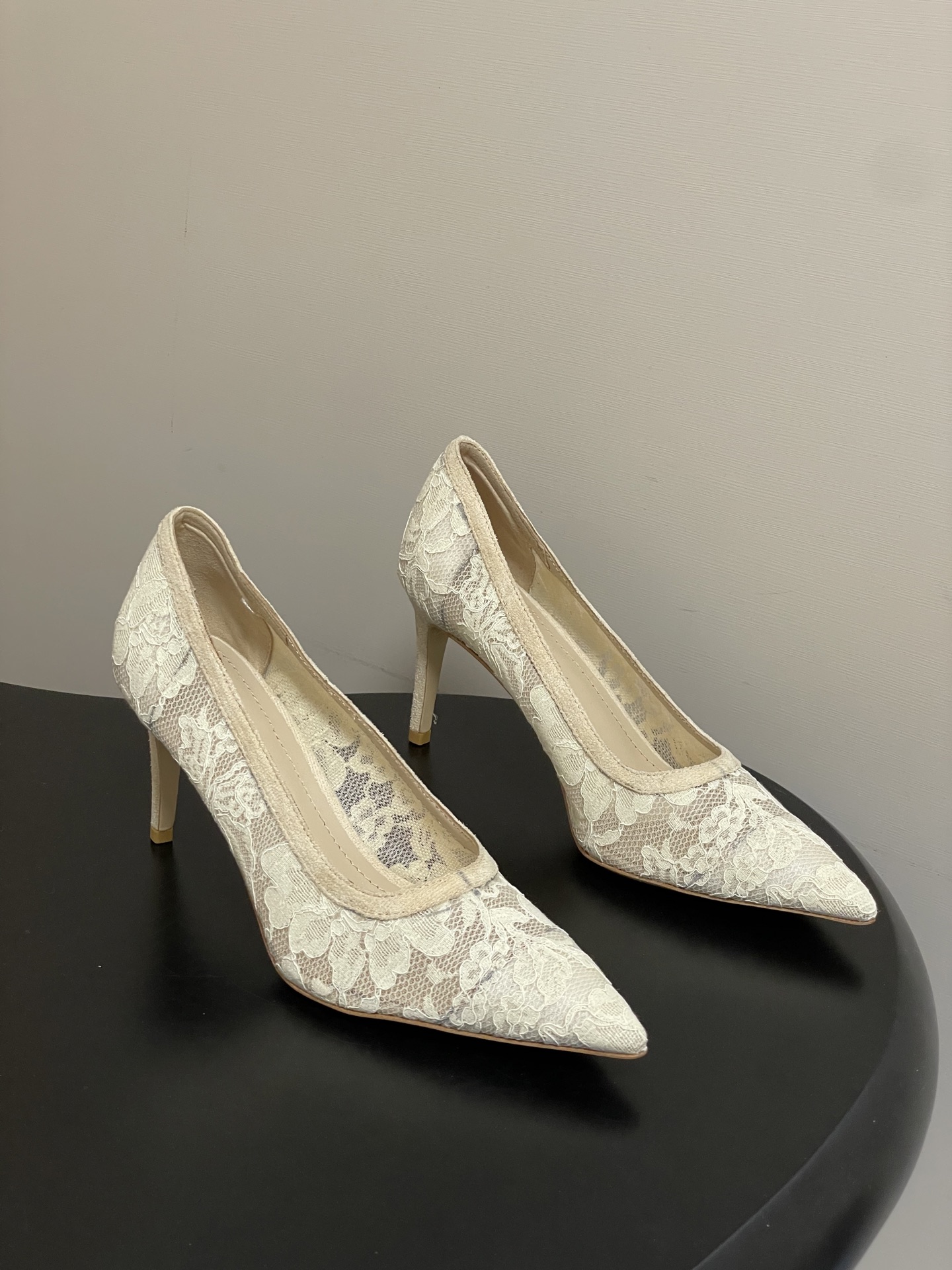 지안비토 로시(GIANVITO ROSSI) 메쉬 포인티드 하이힐 신발