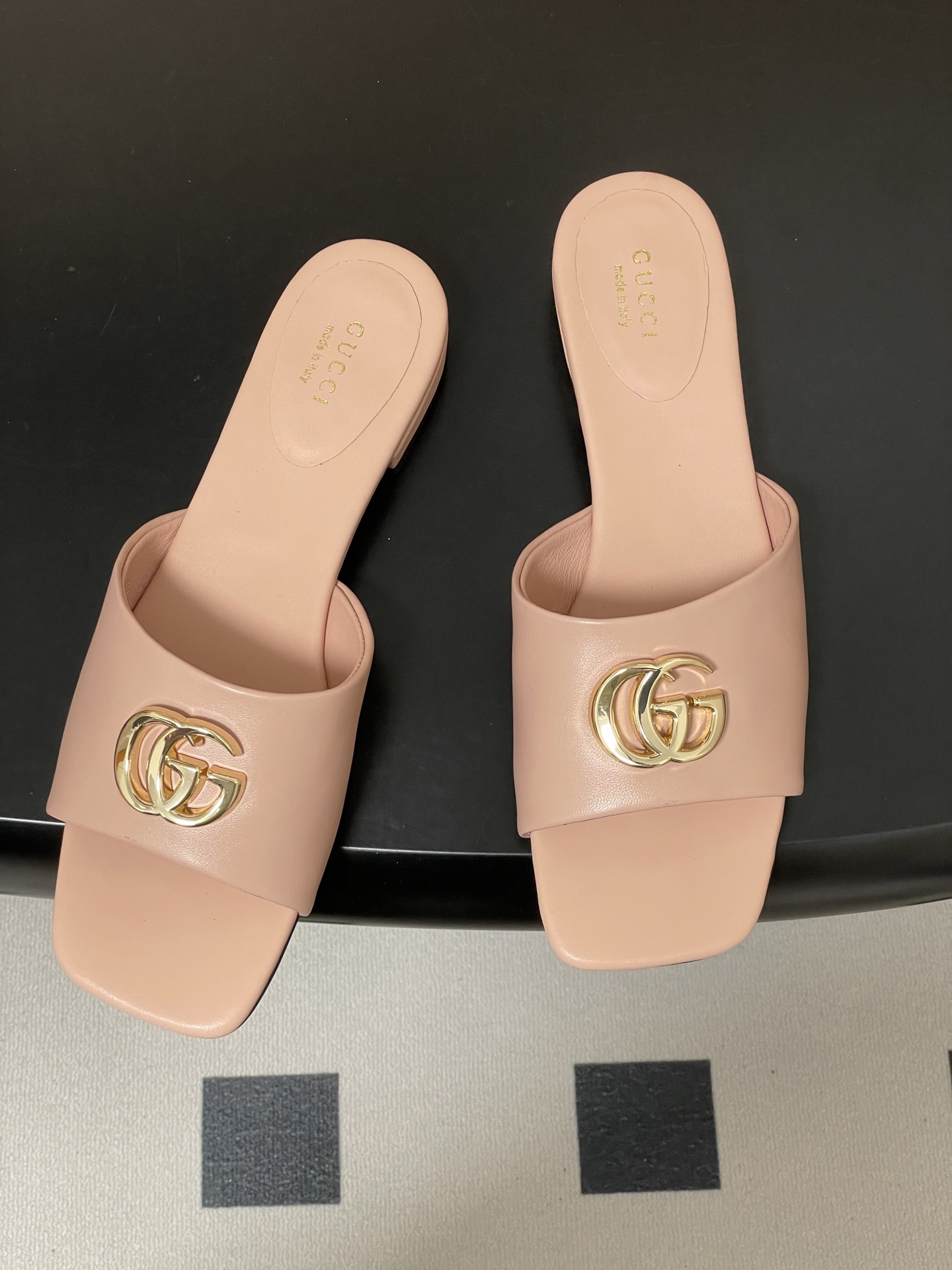 구찌(GUCCI) 더블 G 버클 슬리퍼 신발