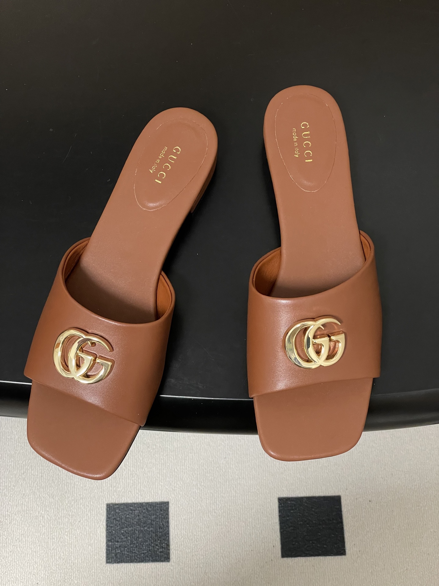 구찌(GUCCI) 더블 G 버클 슬리퍼 신발