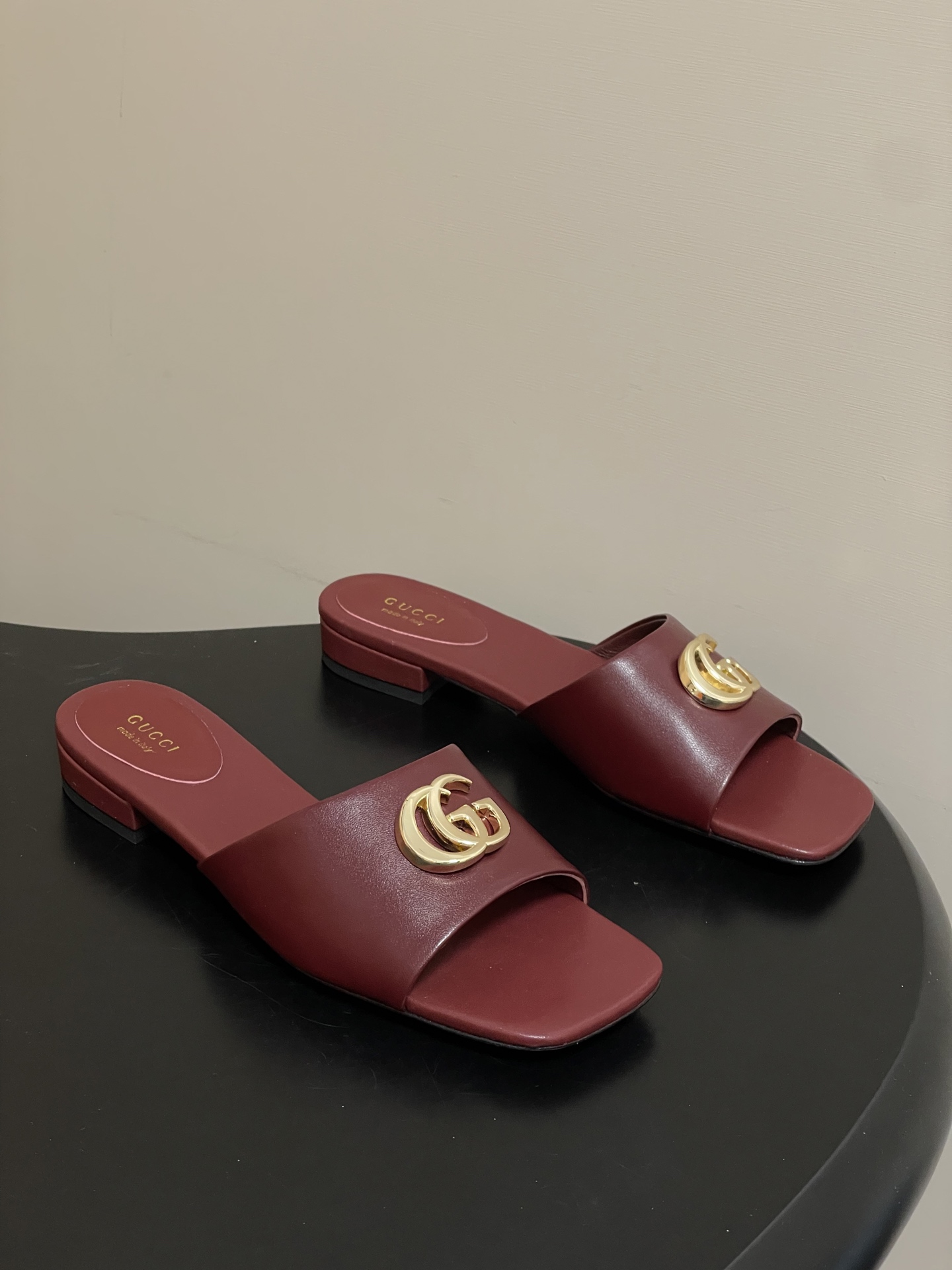 구찌(GUCCI) 더블 G 버클 슬리퍼 신발