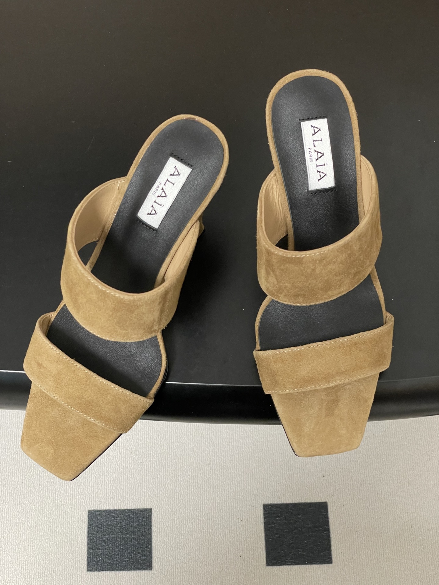 알라이아(ALAIA) 스웨이드 웨지 뮬 구두 신발