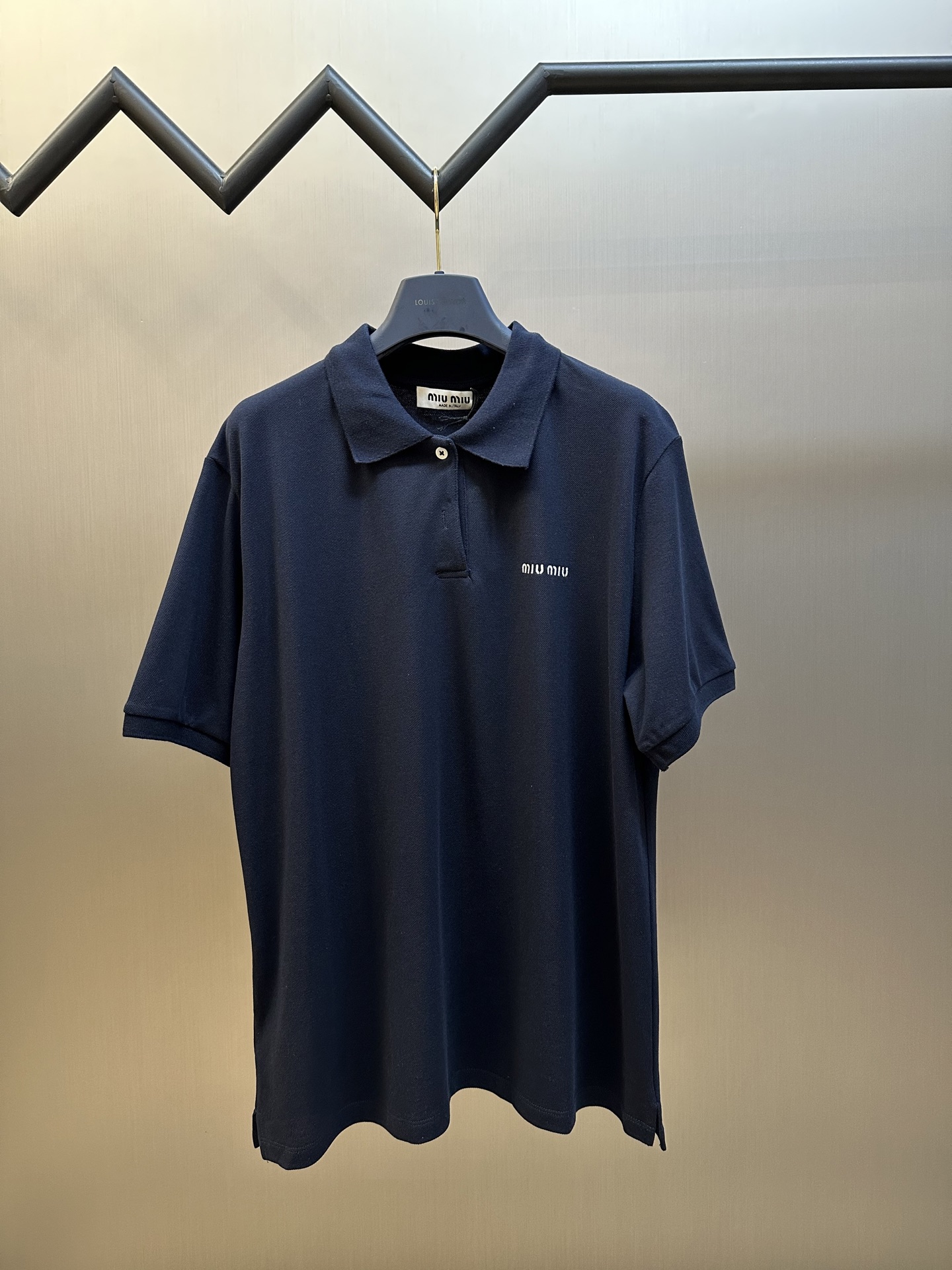 미우미우(MIU MIU) 로고 자수 폴로 셔츠 의류