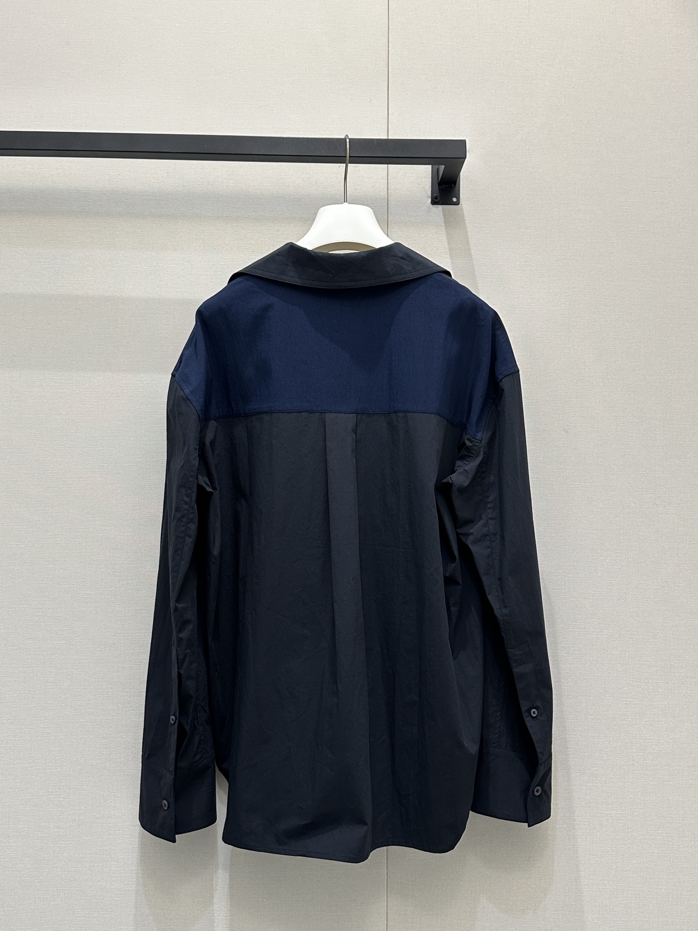 로에베(LOEWE) 비대칭 셔츠 의류