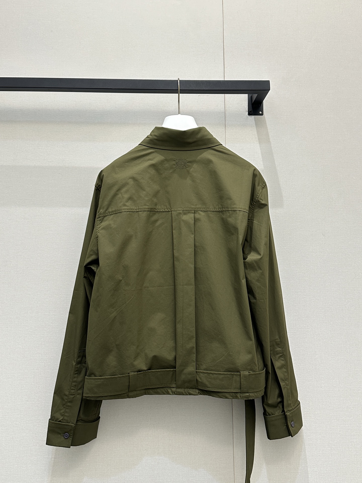 로에베(LOEWE) 비대칭 벨트 셔츠 의류