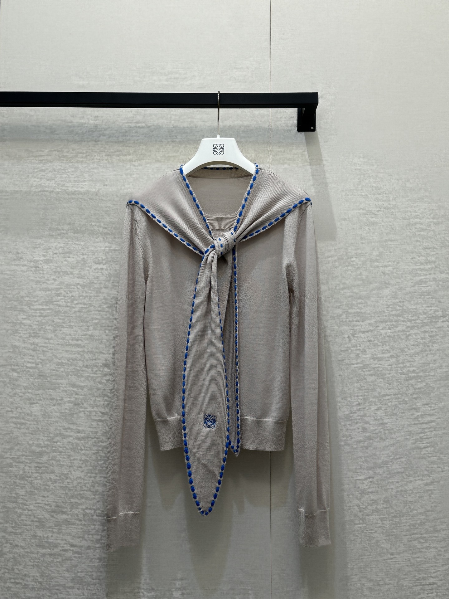 로에베(LOEWE) 리본 디테일 울 니트 의류