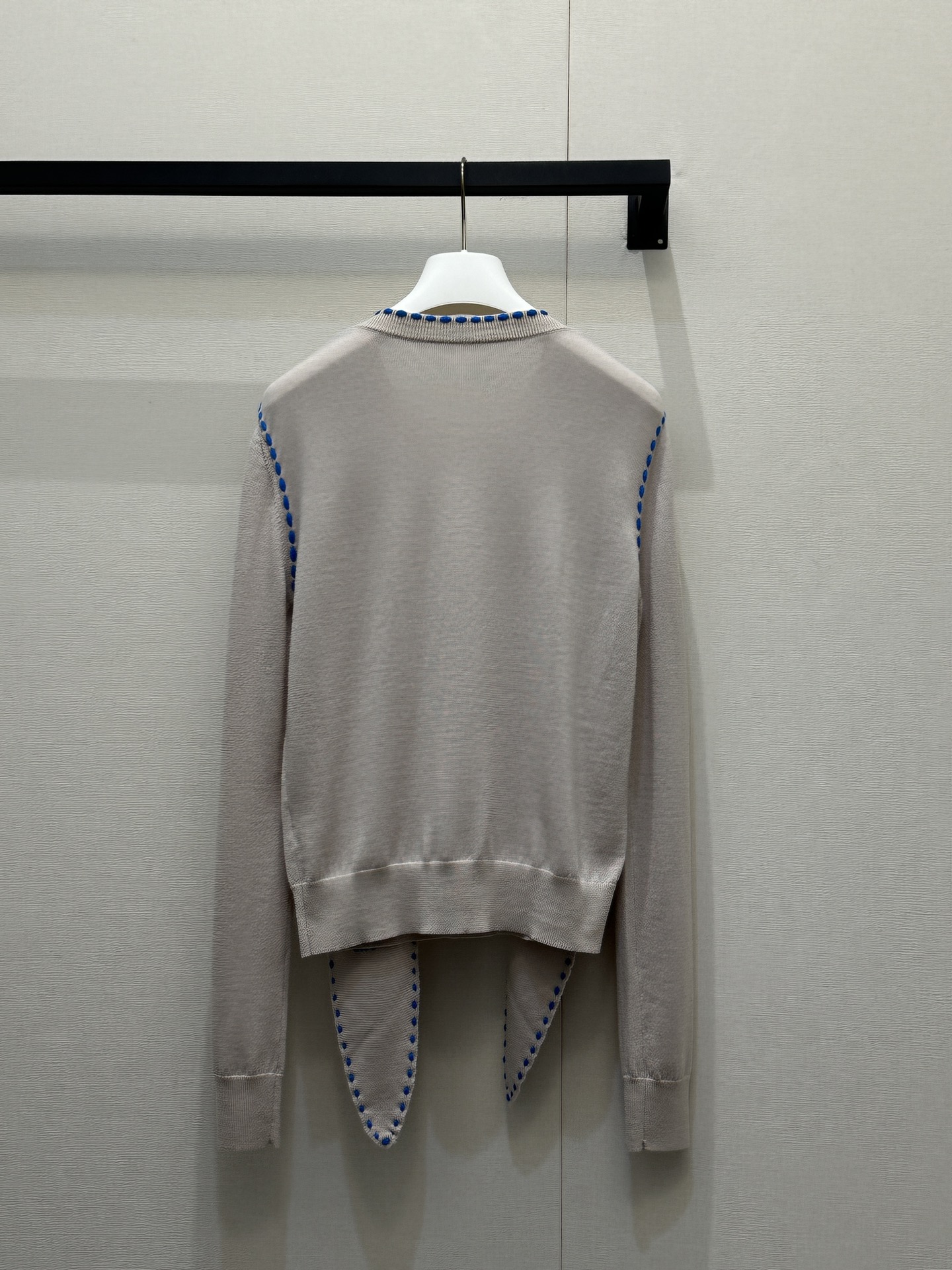 로에베(LOEWE) 리본 디테일 울 니트 의류