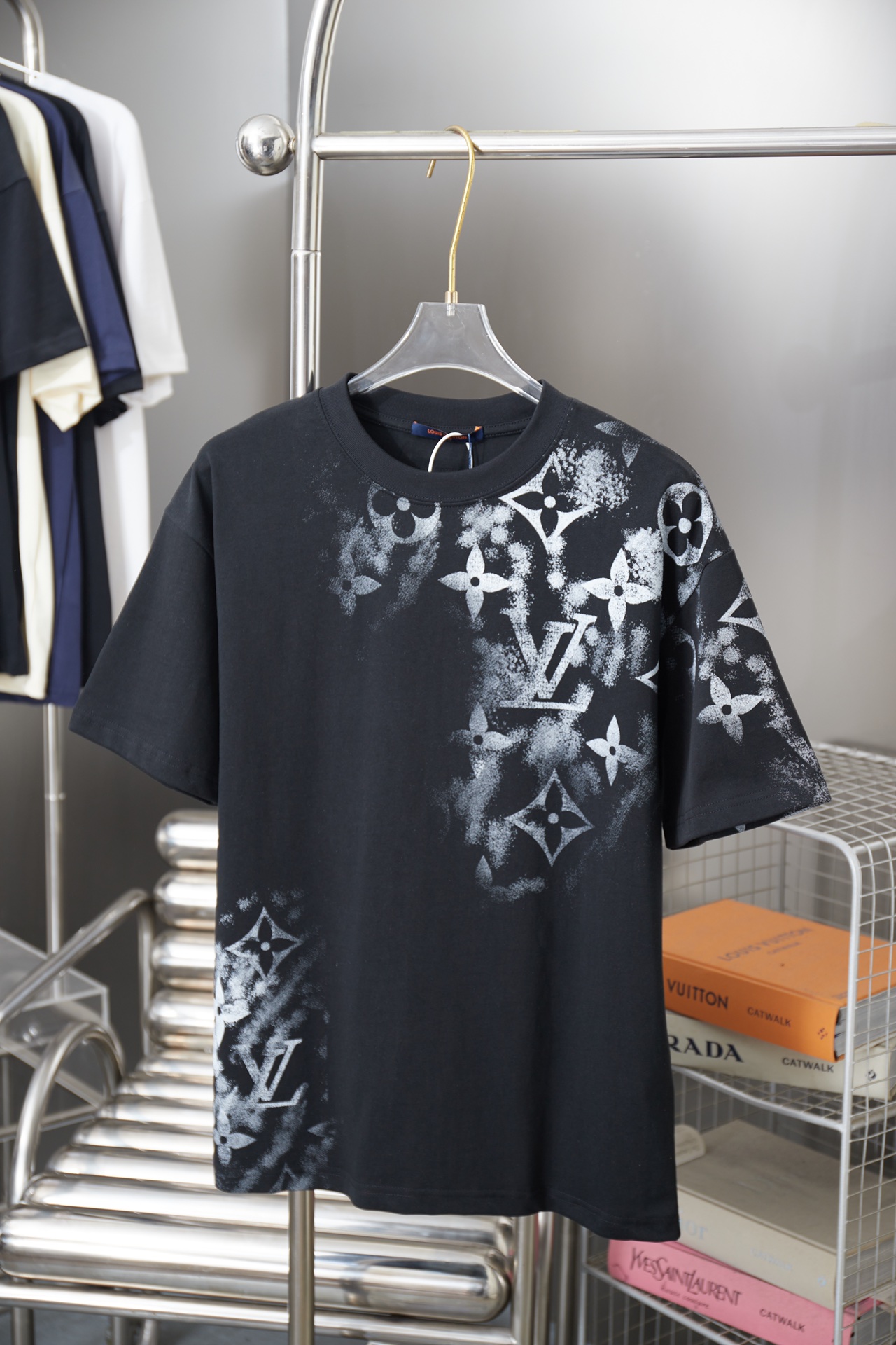 루이비통(LV) 그라데이션 프린팅 반팔 티셔츠 의류