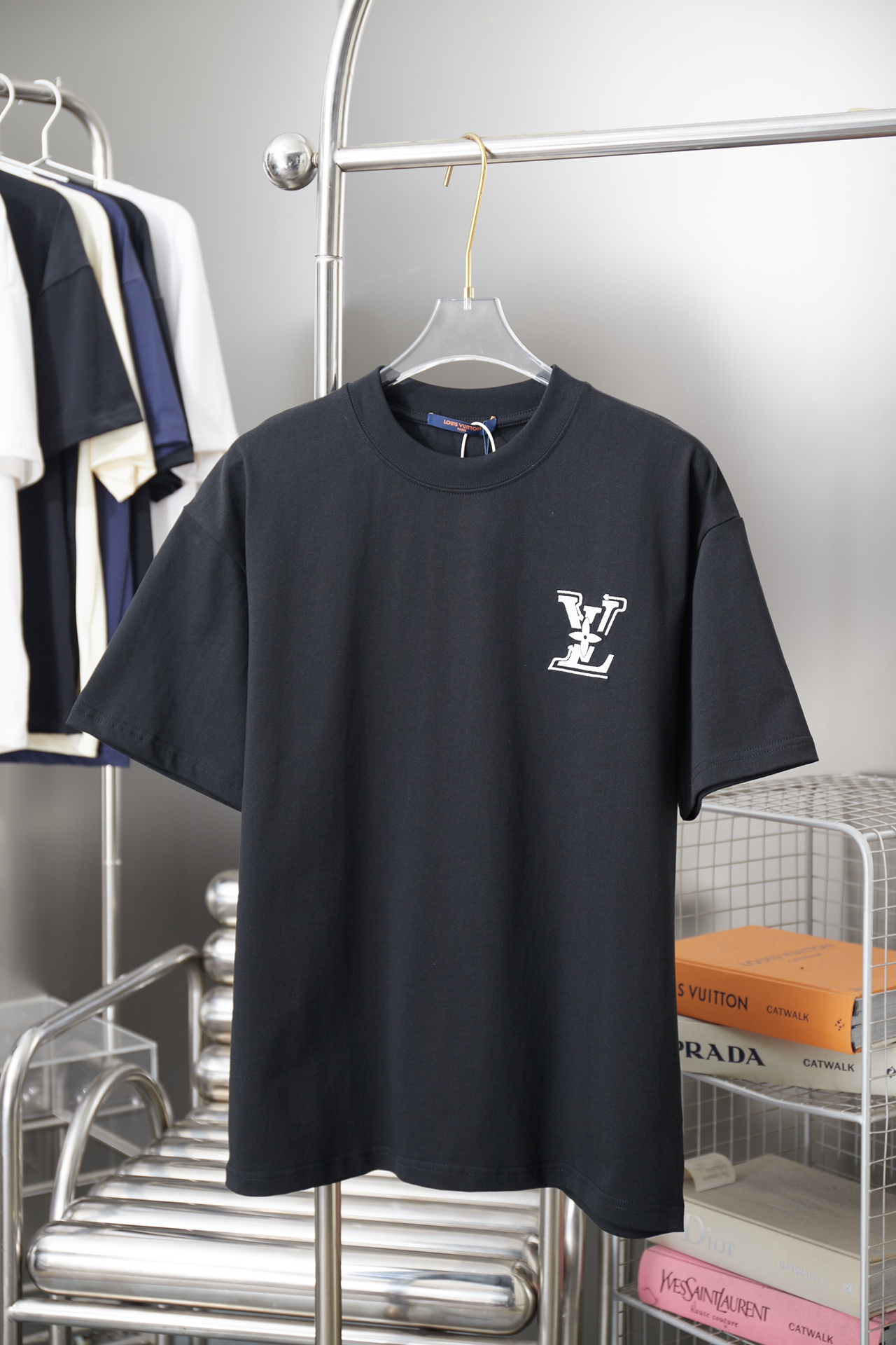 루이비통(LV) 로고 반팔 티셔츠 의류