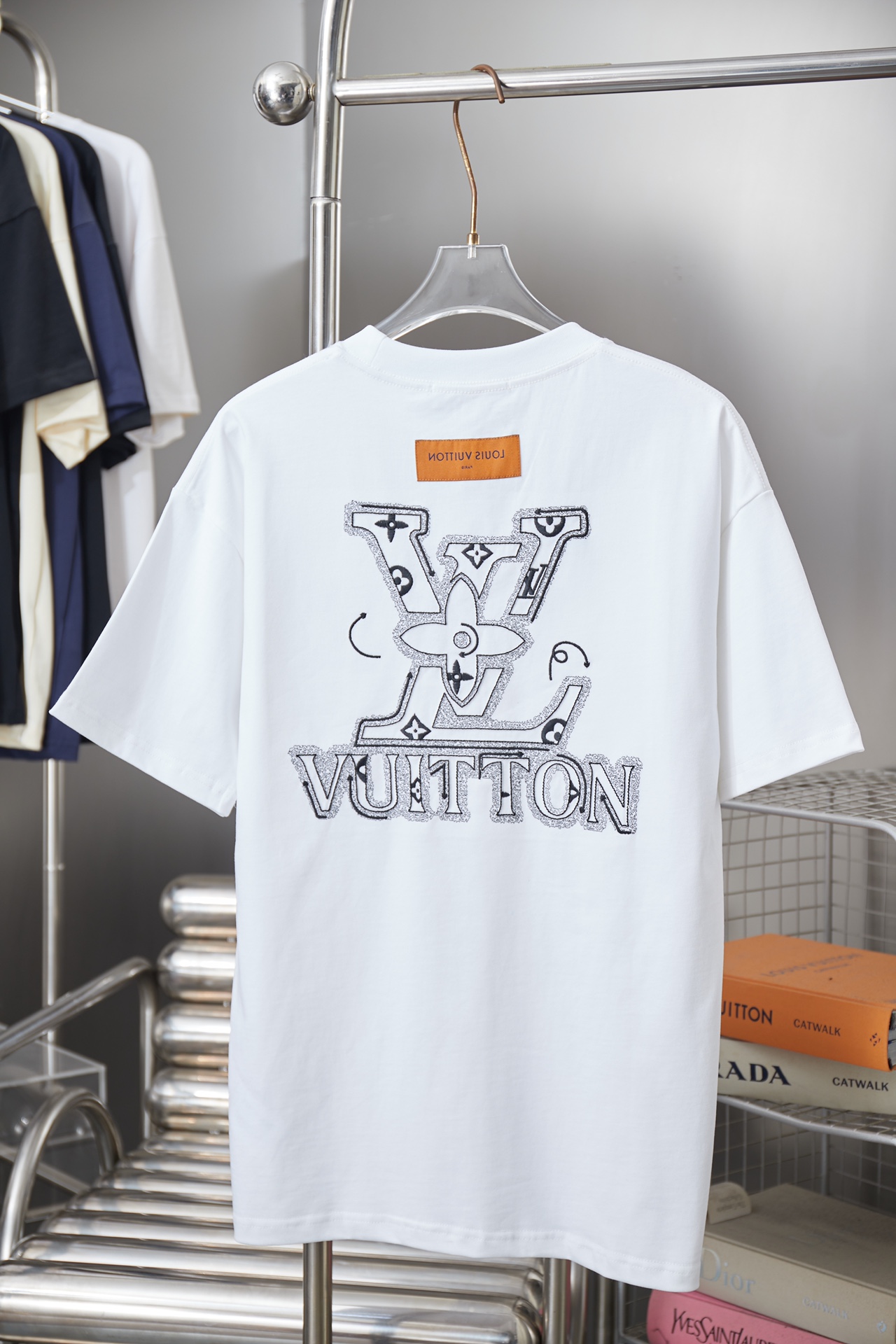 루이비통(LV) 로고 반팔 티셔츠 의류