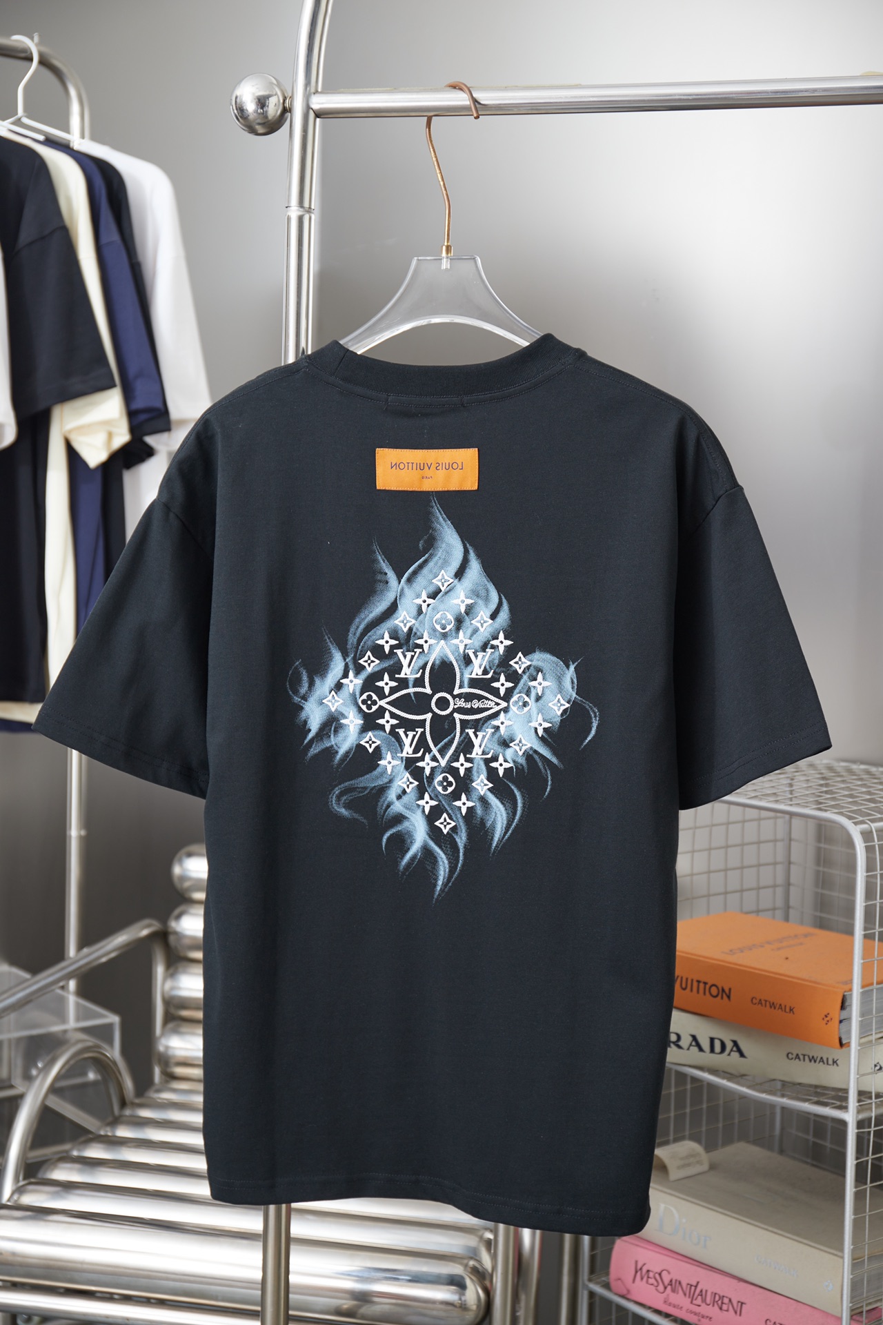 루이비통(LV) 프린팅 반팔 티셔츠 의류