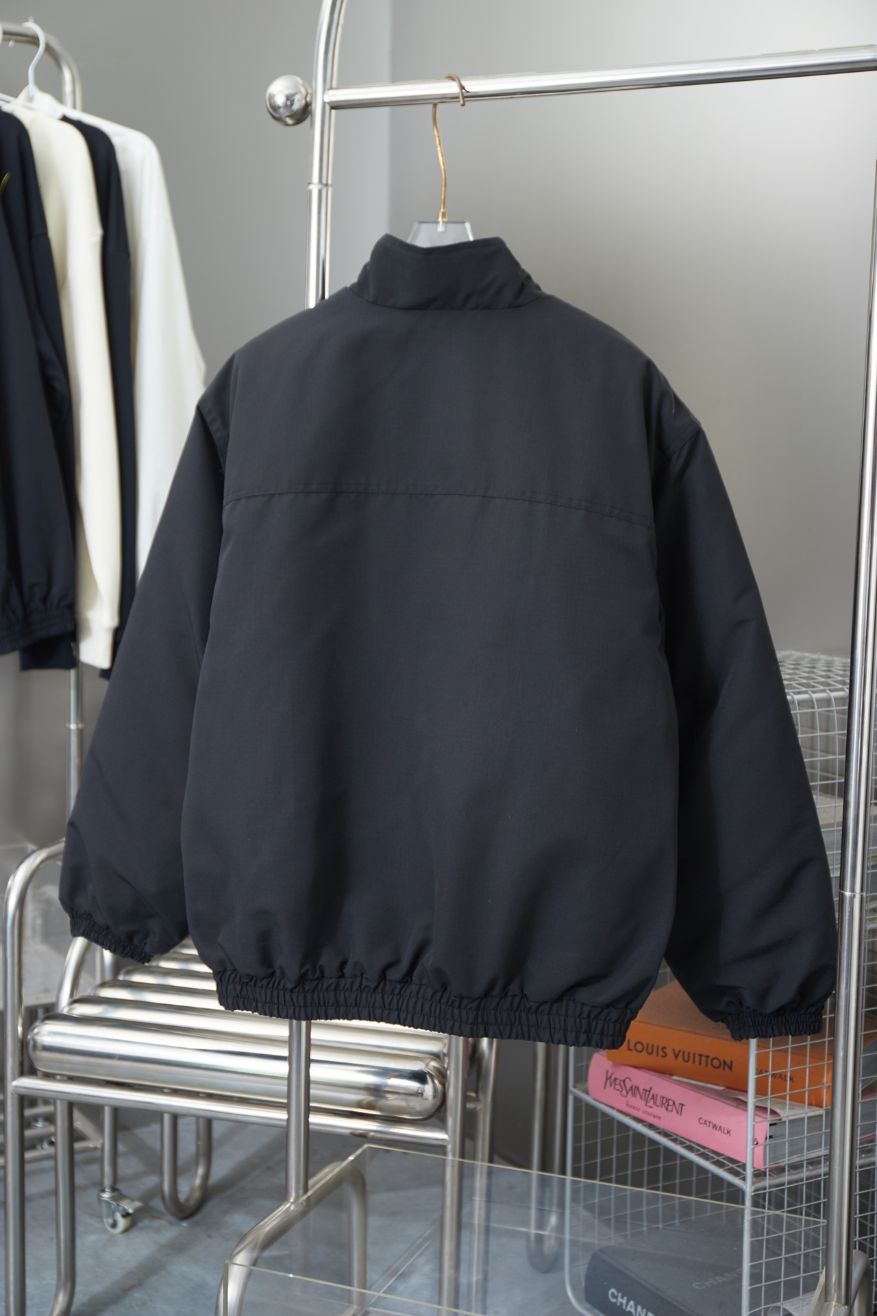 발렌시아가(Balenciaga) 더블 로고 자수 하이넥 패딩 자켓 의류