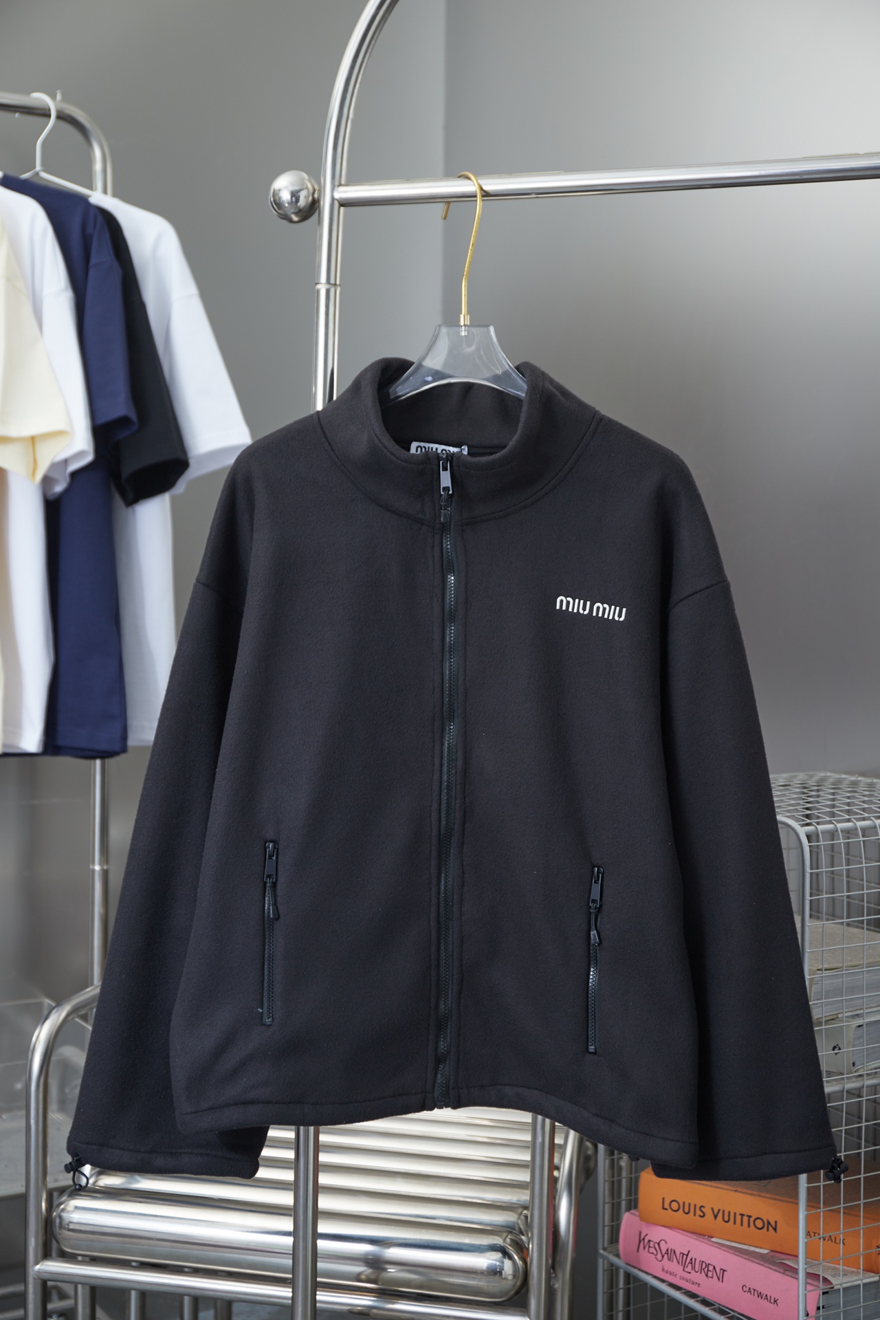 미우미우(MIU MIU) 자수 로고 플리스 집업 자켓 의류