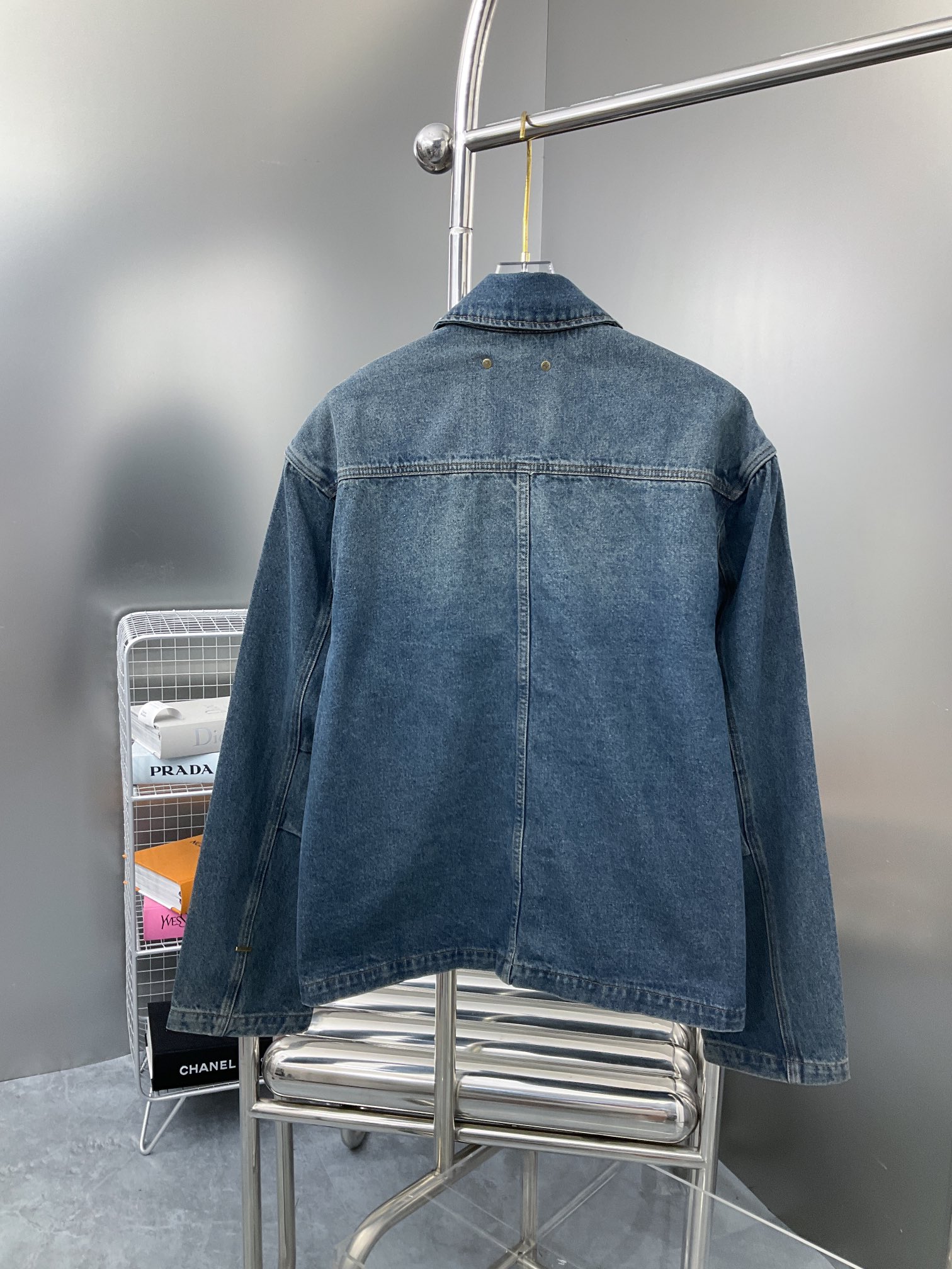 루이비통(LV) 엠보싱 모노그램 데님 자켓 의류