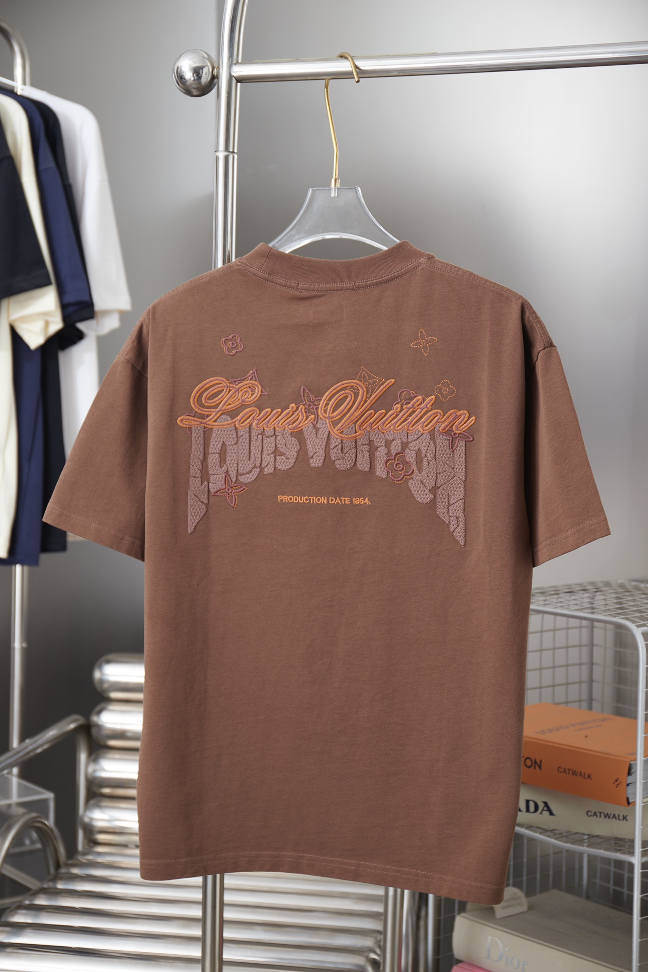 루이비통(LV) 로고 워싱 반팔 티셔츠 의류