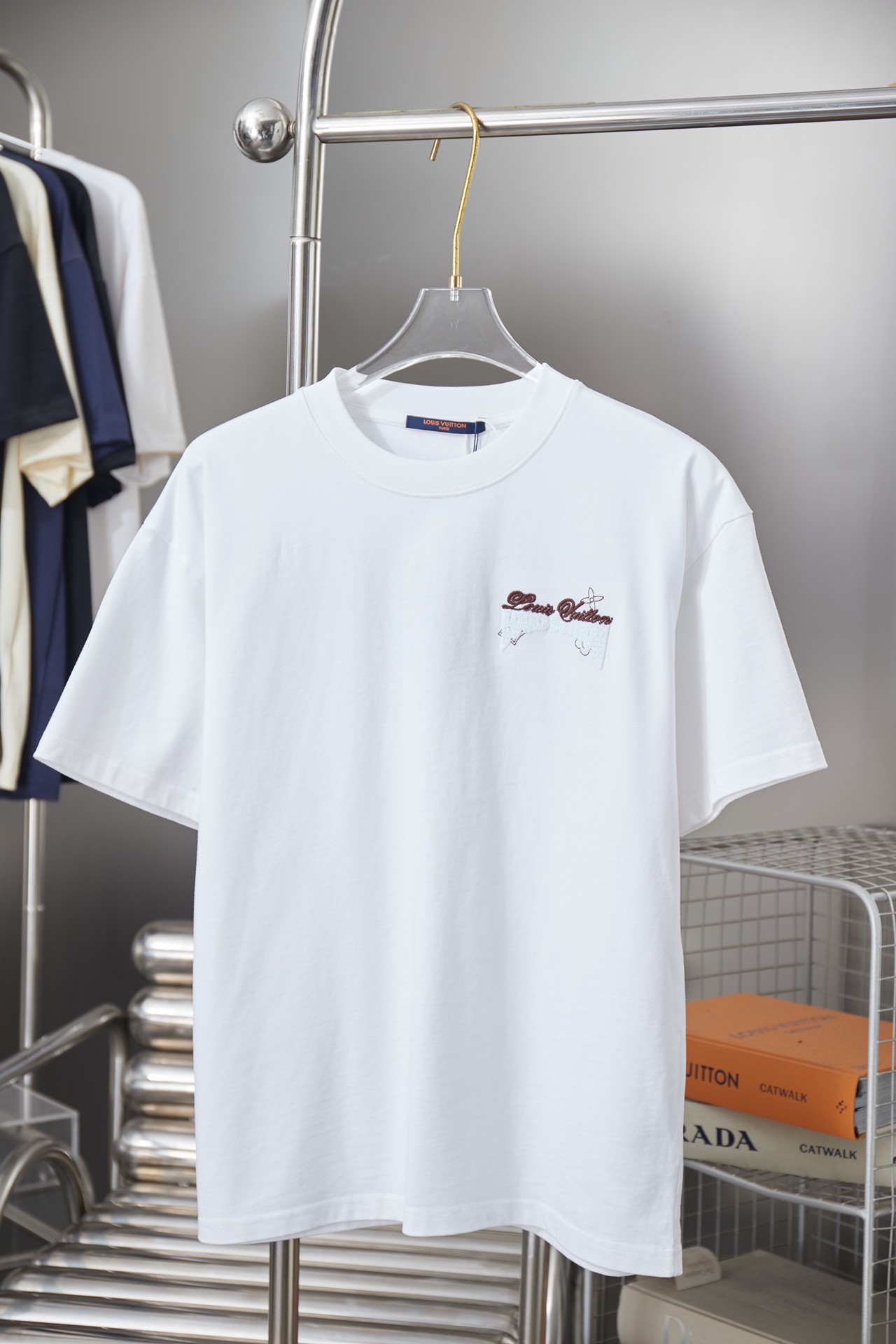 루이비통(LV) 로고 워싱 반팔 티셔츠 의류