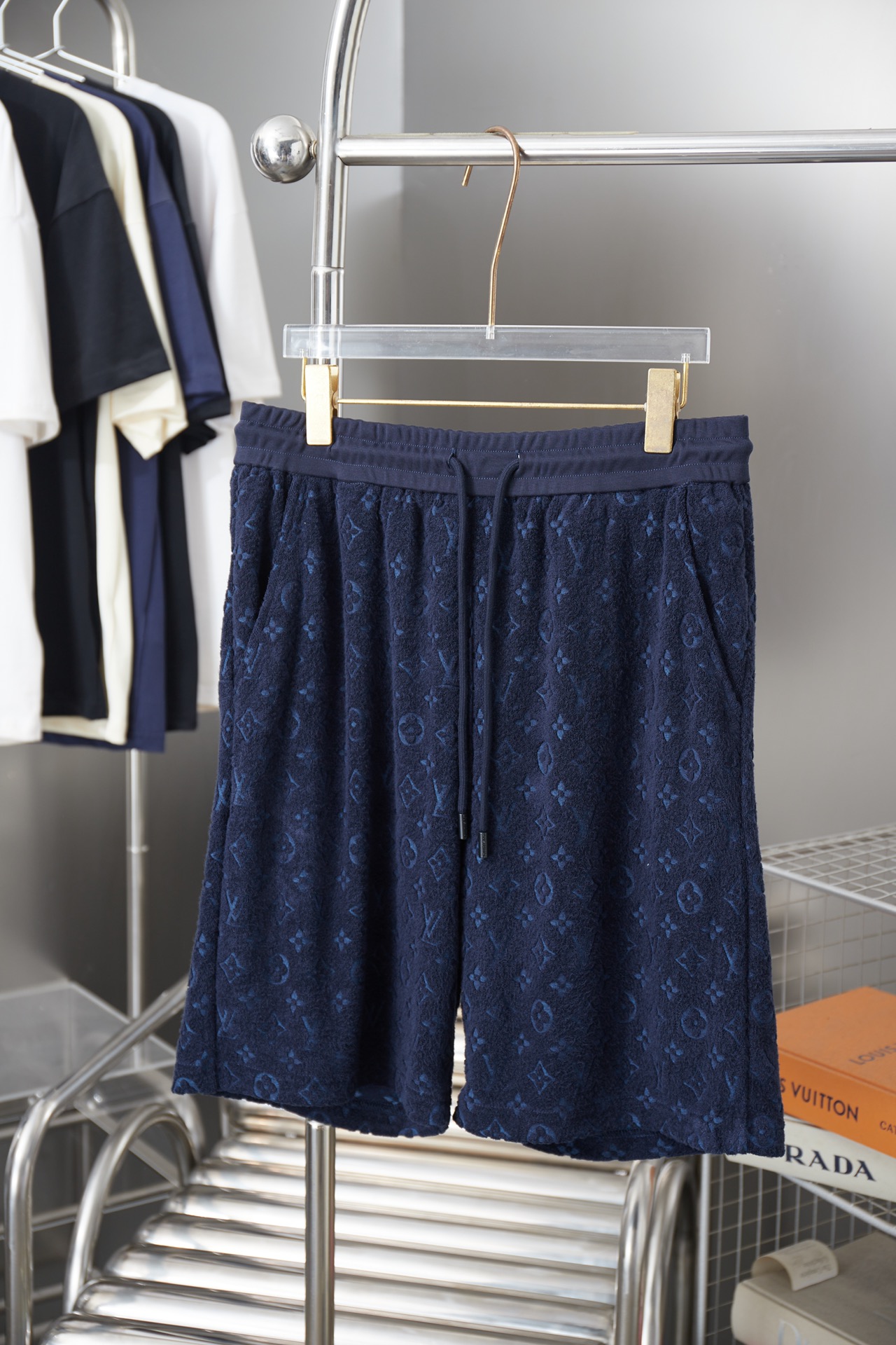 루이비통(LV) 엠보싱 테리 5부 반바지 의류