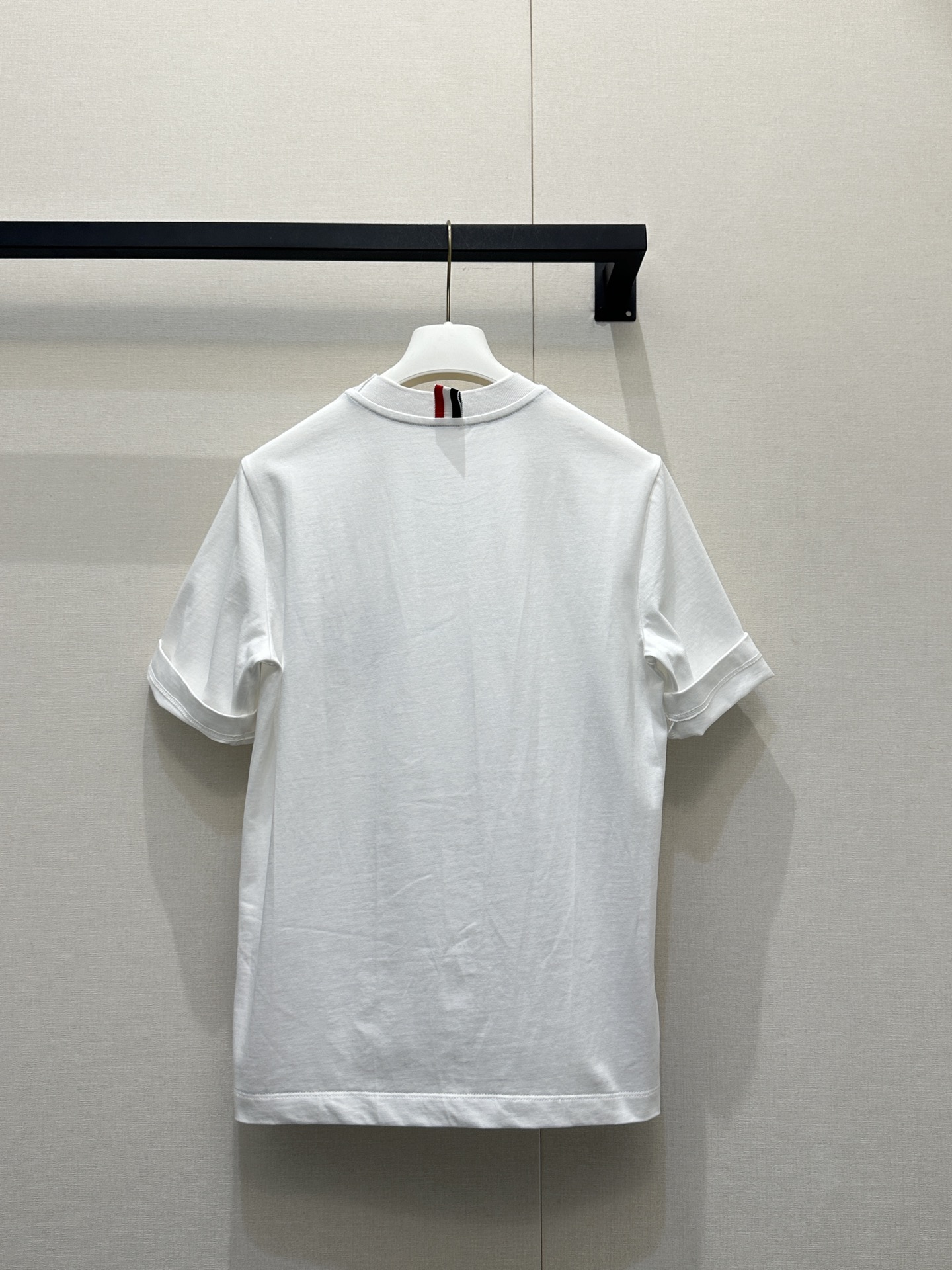 톰 브라운(Thom Browne)  클래식 5부 소매 반팔 티셔츠 의류