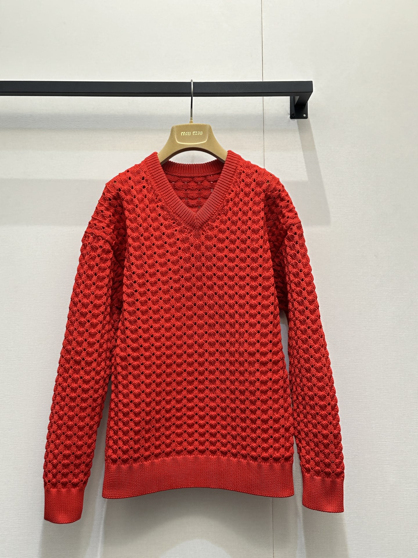 miumiu 미우미우 펀칭 기하학 패턴 V넥 긴팔 니트 의류