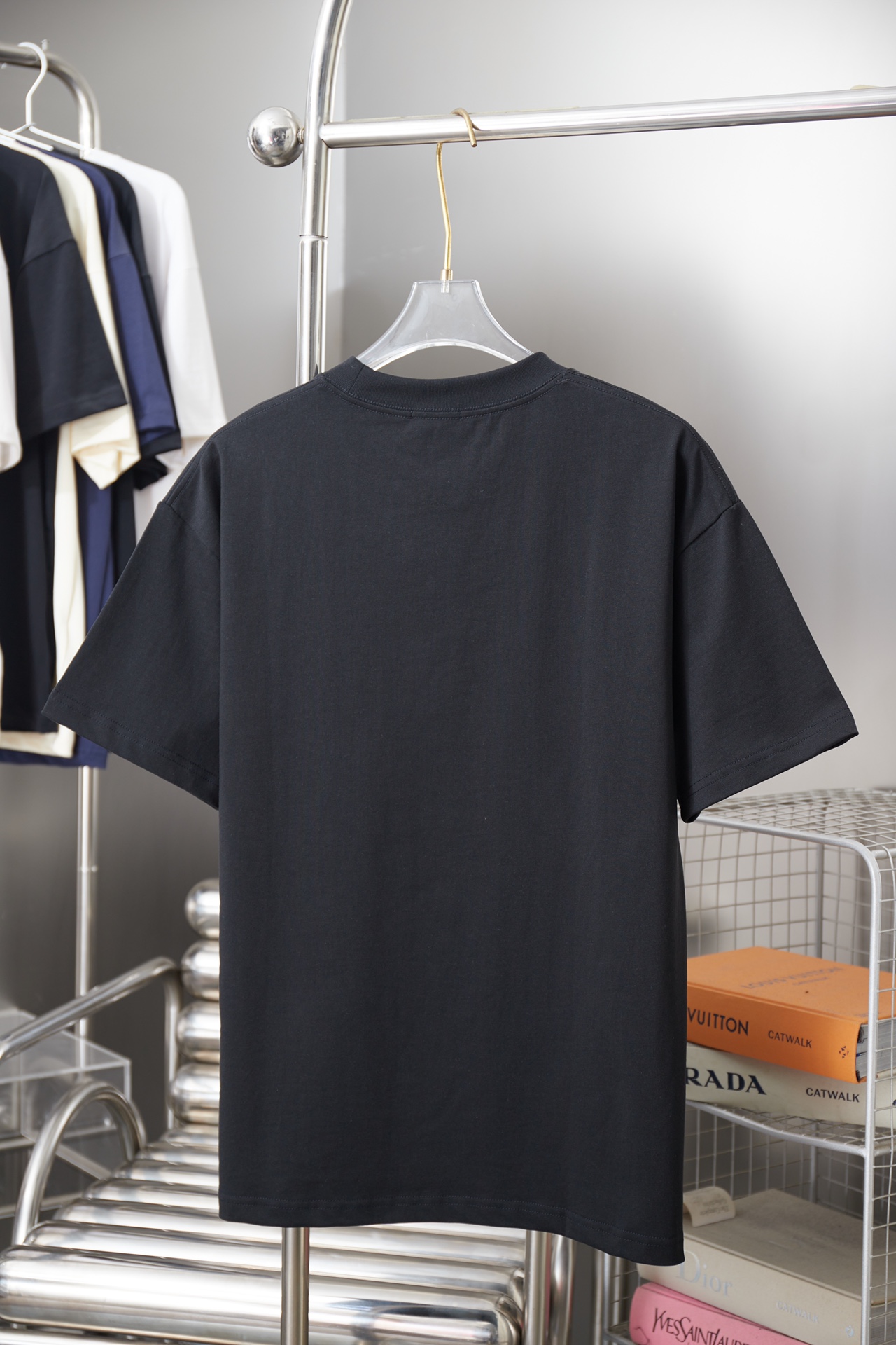 디올(DIOR) CD 자수 로고 반팔 티셔츠 의류