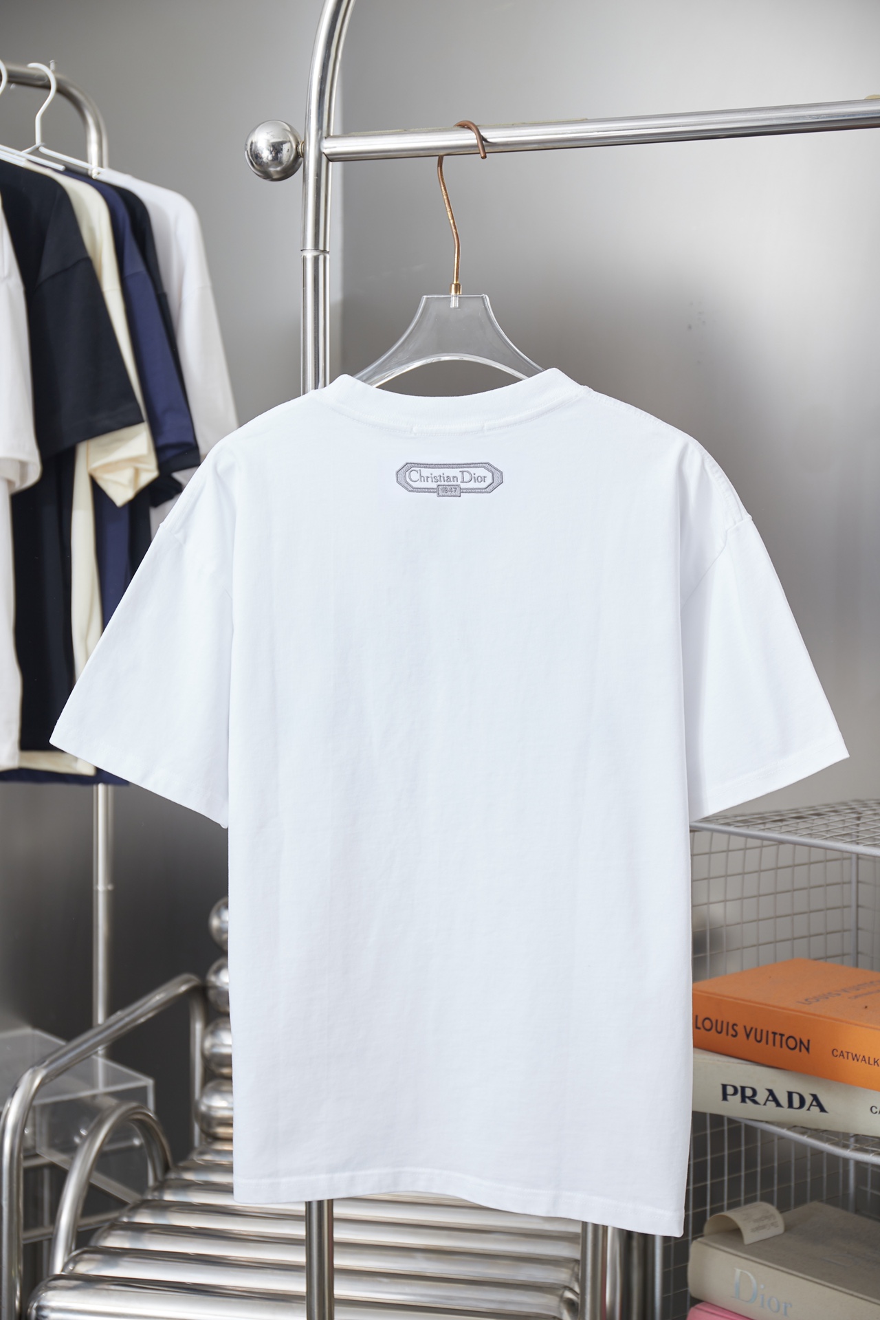 디올(DIOR) 로고 반팔 티셔츠 의류