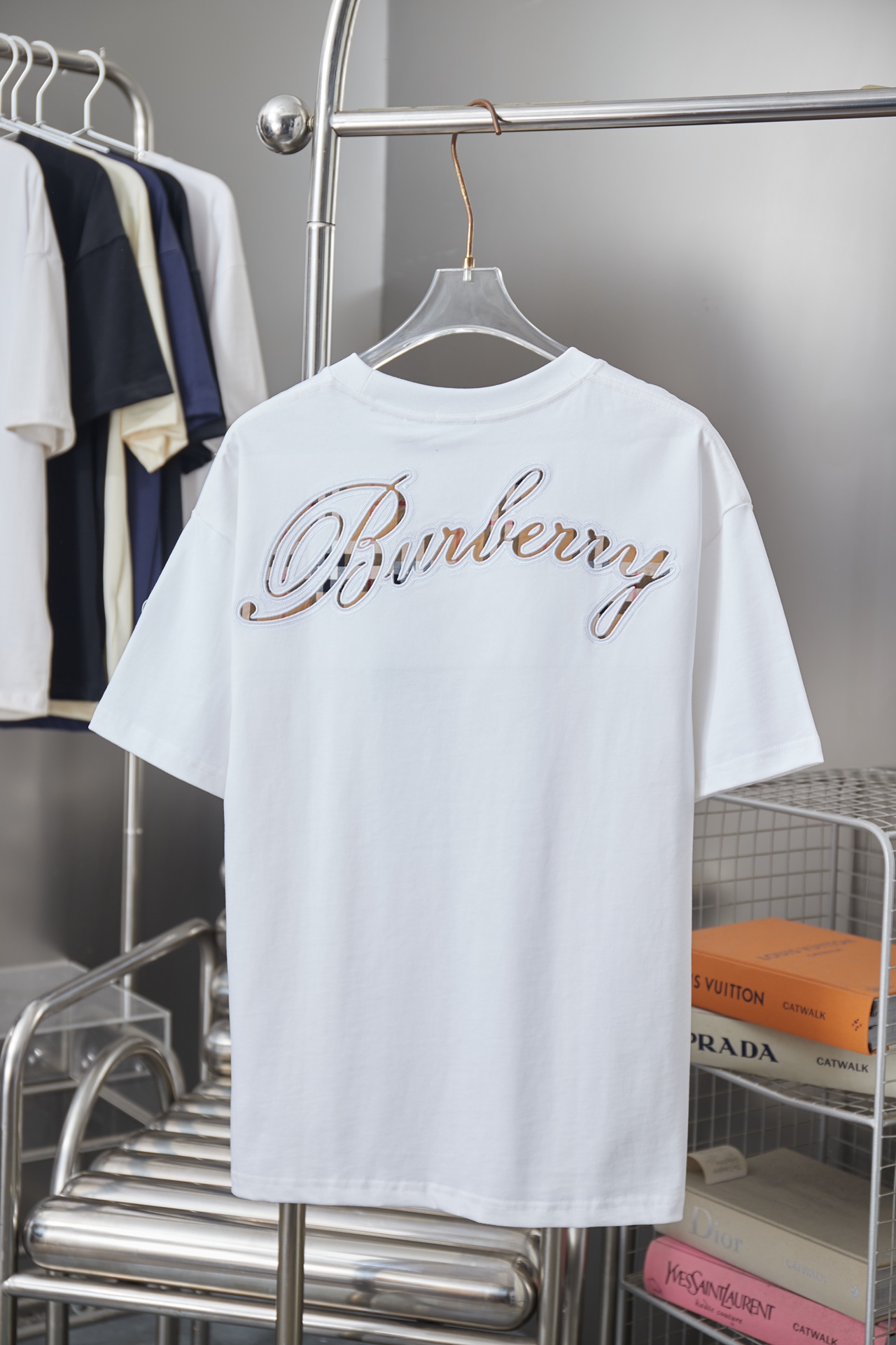 버버리(BURBERRY) 체크 스크립트 반팔 티셔츠 의류