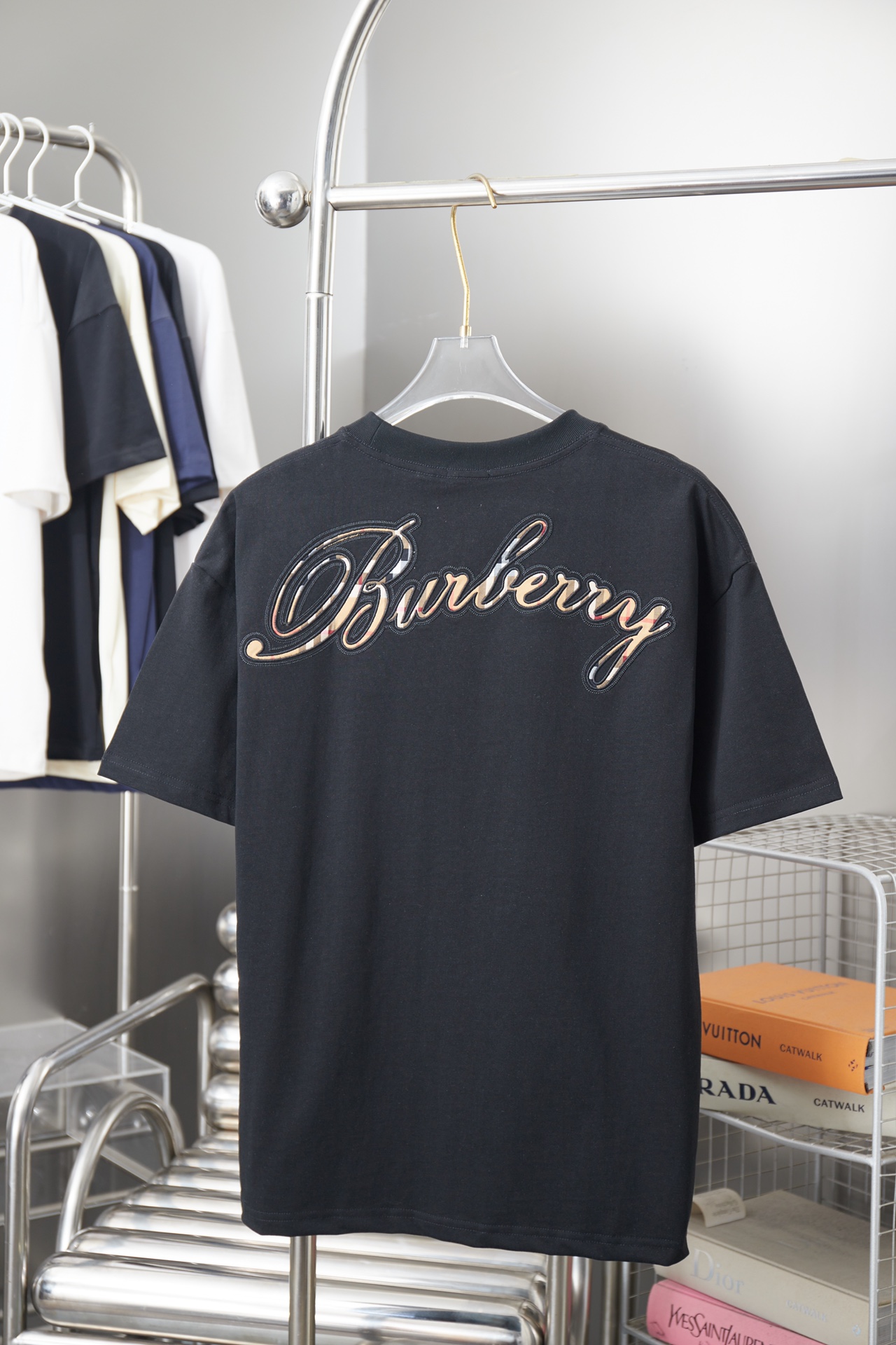 버버리(BURBERRY) 체크 스크립트 반팔 티셔츠 의류