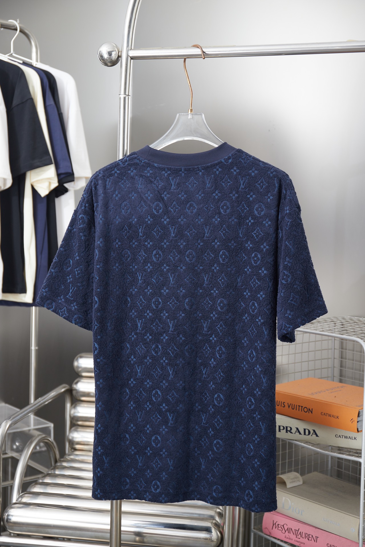 루이비통(LV) 엠보싱 테리 반팔 티셔츠 의류