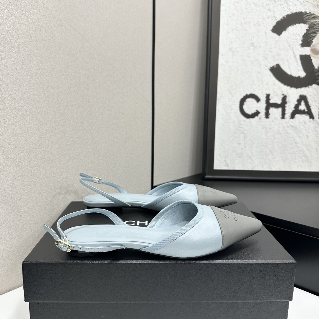 샤넬(CHANEL) 메탈 버클 레더 샌들 신발