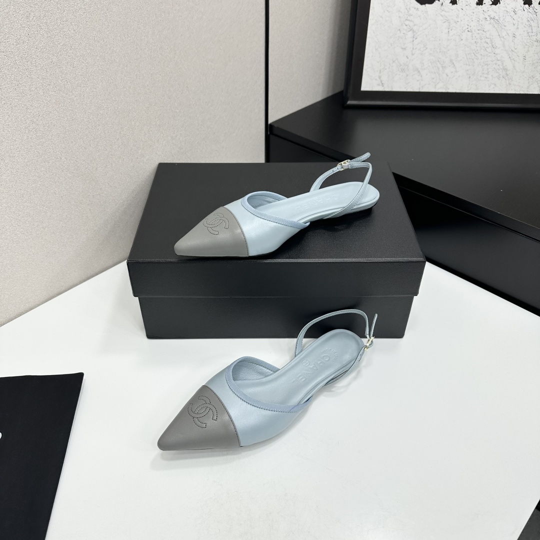 샤넬(CHANEL) 메탈 버클 레더 샌들 신발