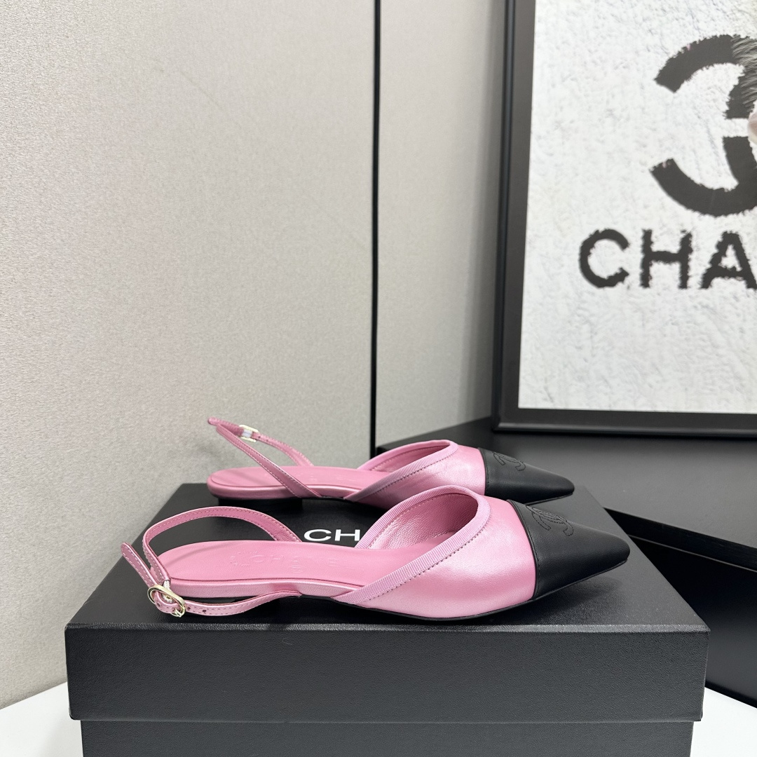 샤넬(CHANEL) 메탈 버클 레더 샌들 신발