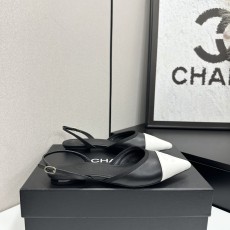 샤넬(CHANEL) 메탈 버클 레더 샌들 신발