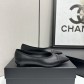 샤넬(CHANEL) 메탈 버클 레더 플랫슈즈 신발